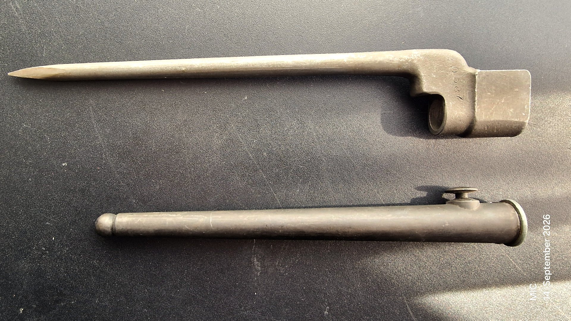 Historisches Bajonett MK 4 I mit Scheide – Bild 1