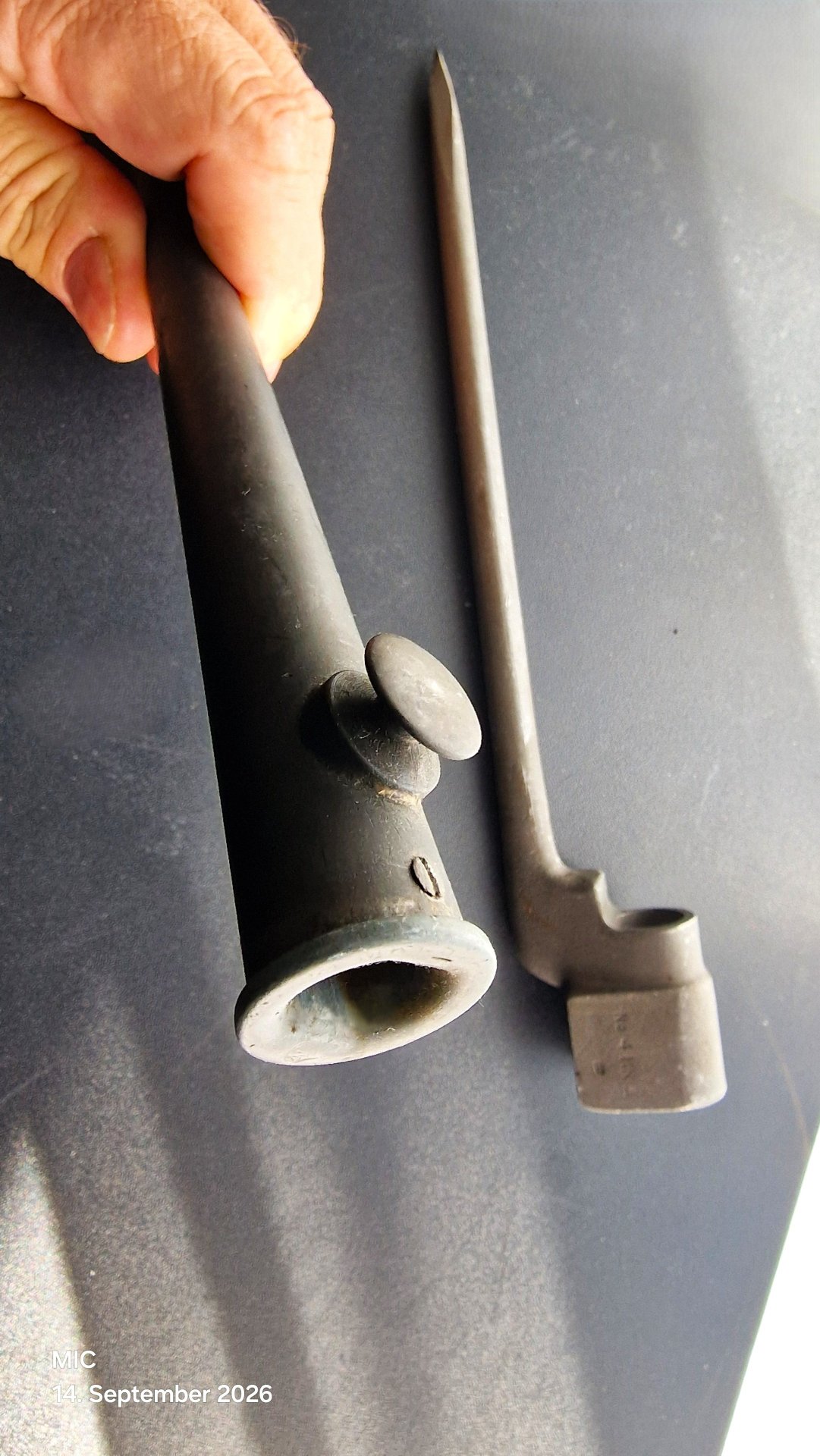 Historisches Bajonett MK 4 I mit Scheide – Bild 4