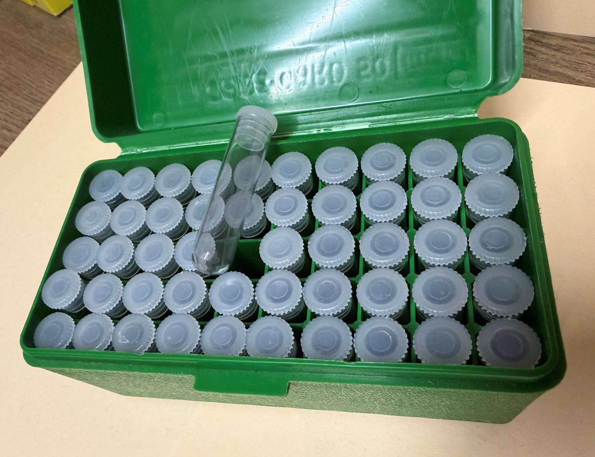 Ladebox mit 50 Stück Glasröhrchen – zdjęcie 2