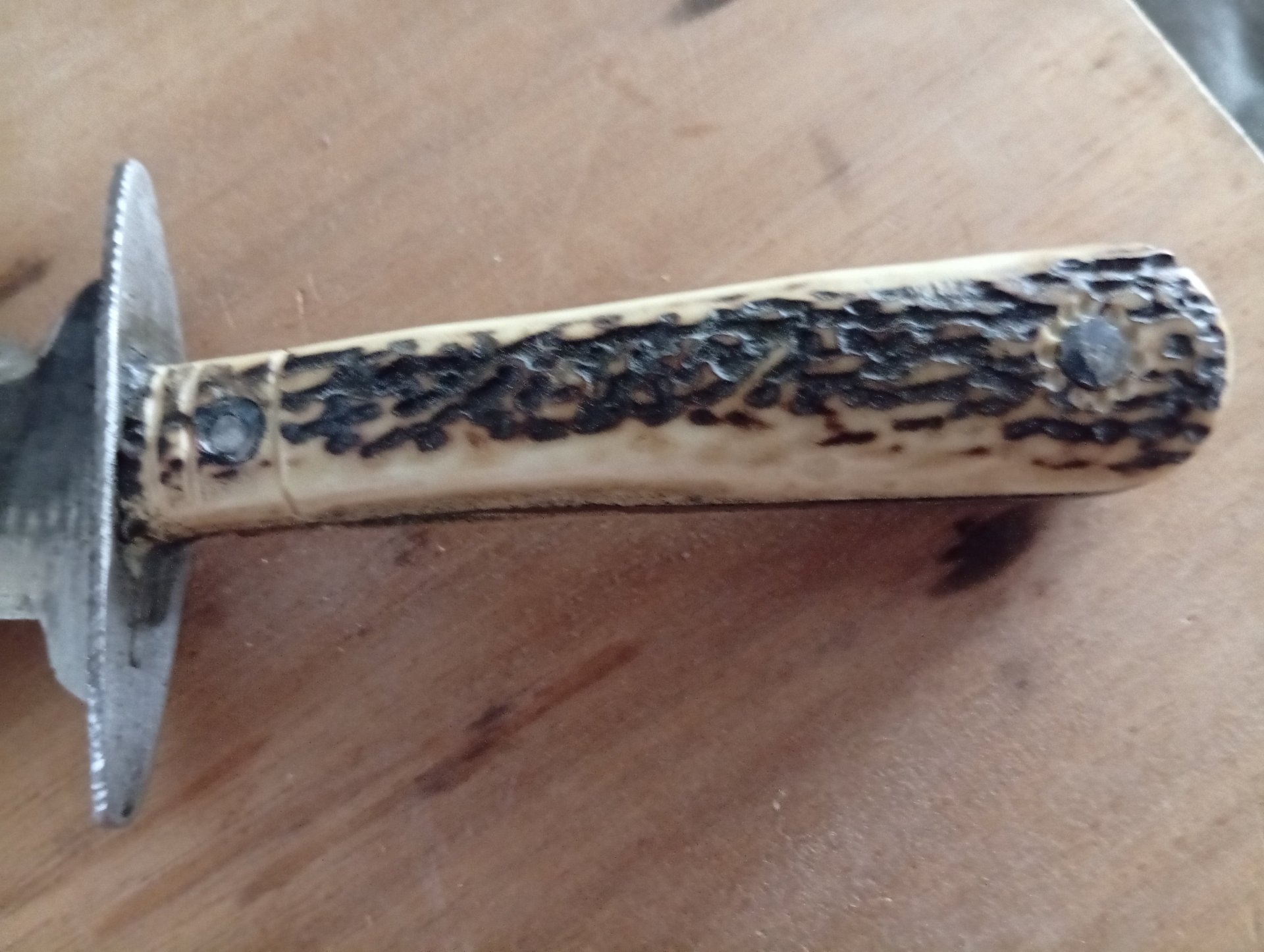 Jagdmesser / Trappermesser mit Lederscheide – afbeelding 2
