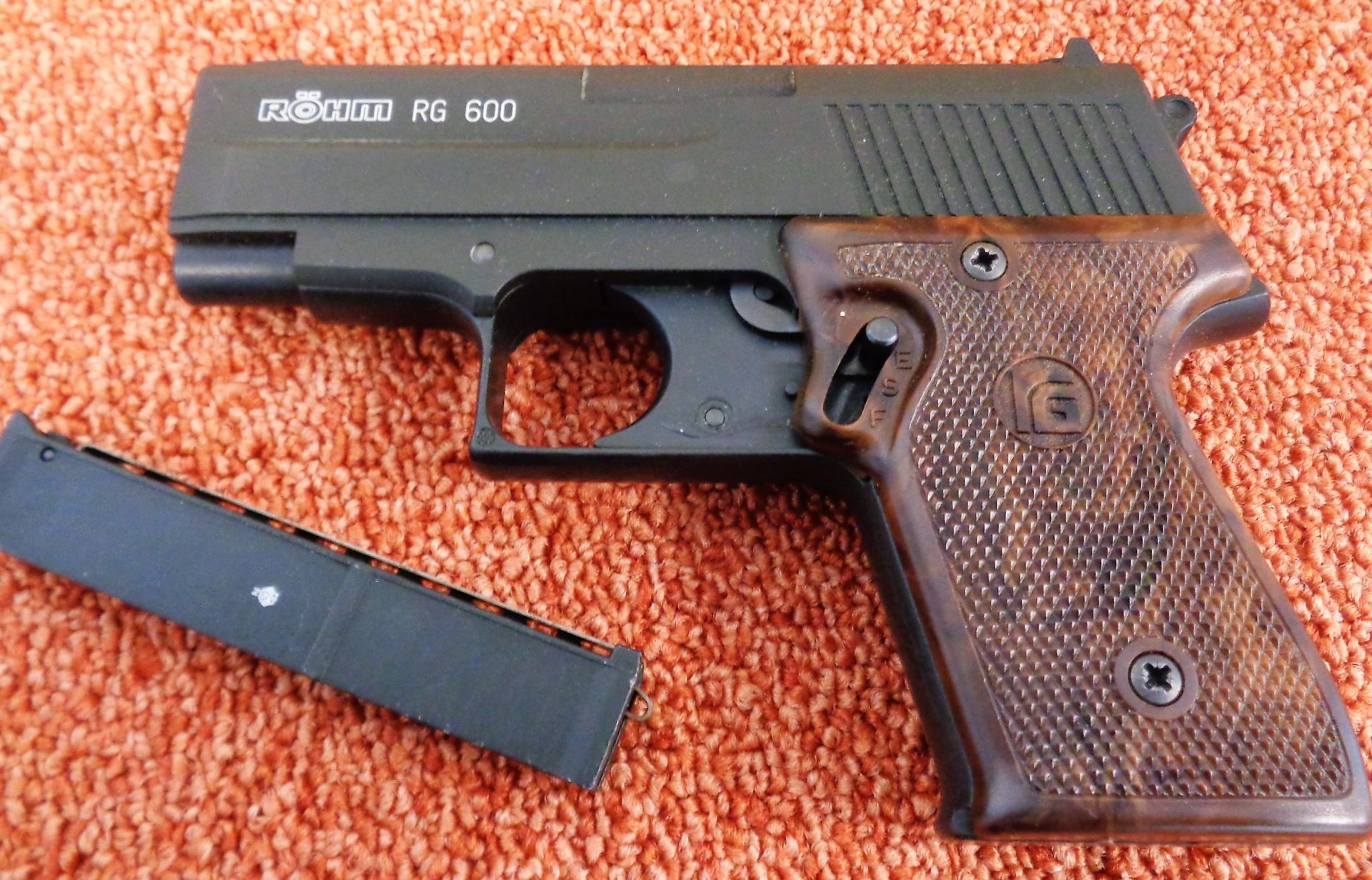 Röhm RG 600 Kal. 22 Knall. Ungeschossener Neuzstand – Bild 5