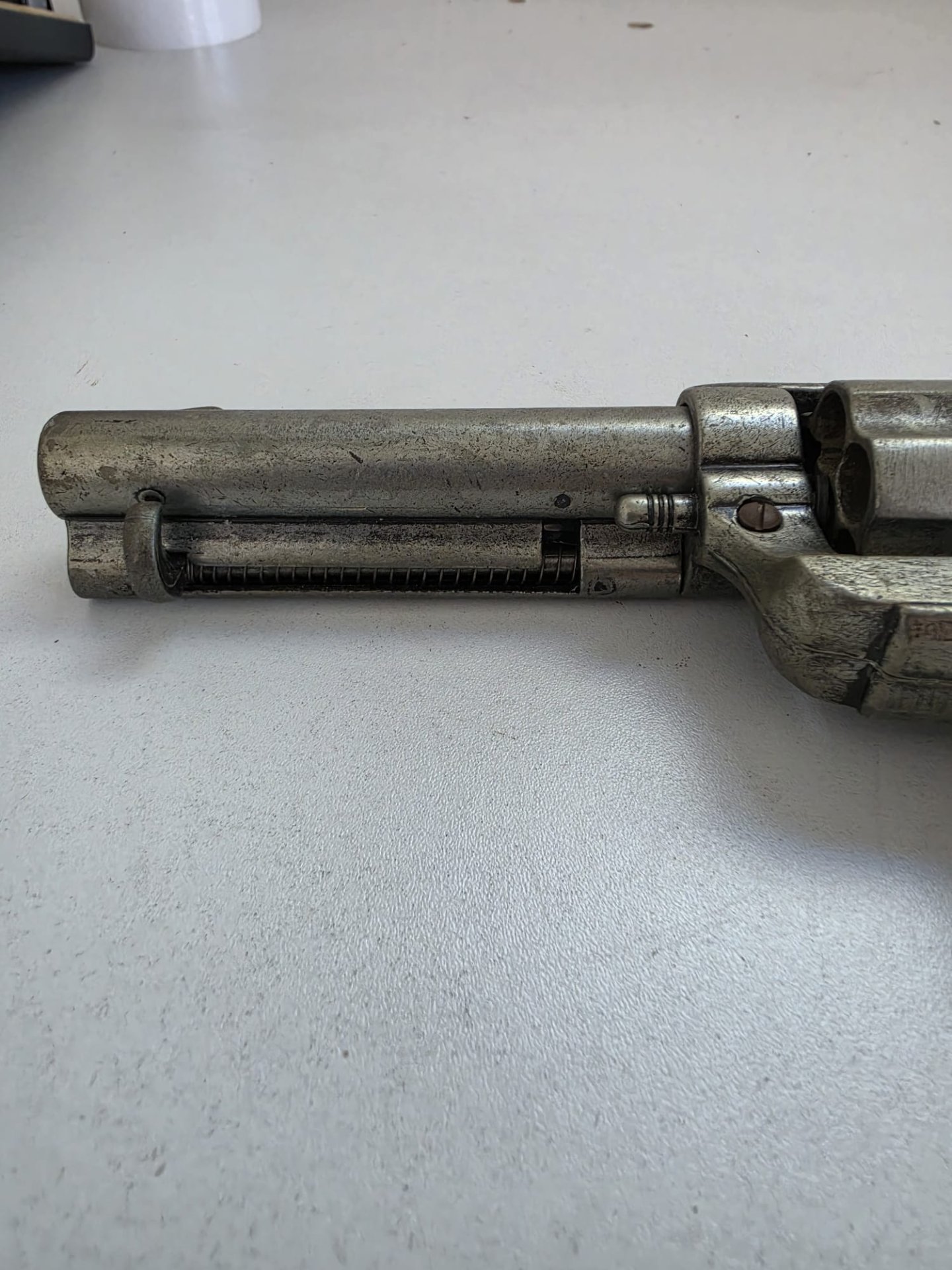 Dekowaffe Colt Single Action Army Peacemaker Replik – Western Revolver mit Deko-Patronen – Bild 5