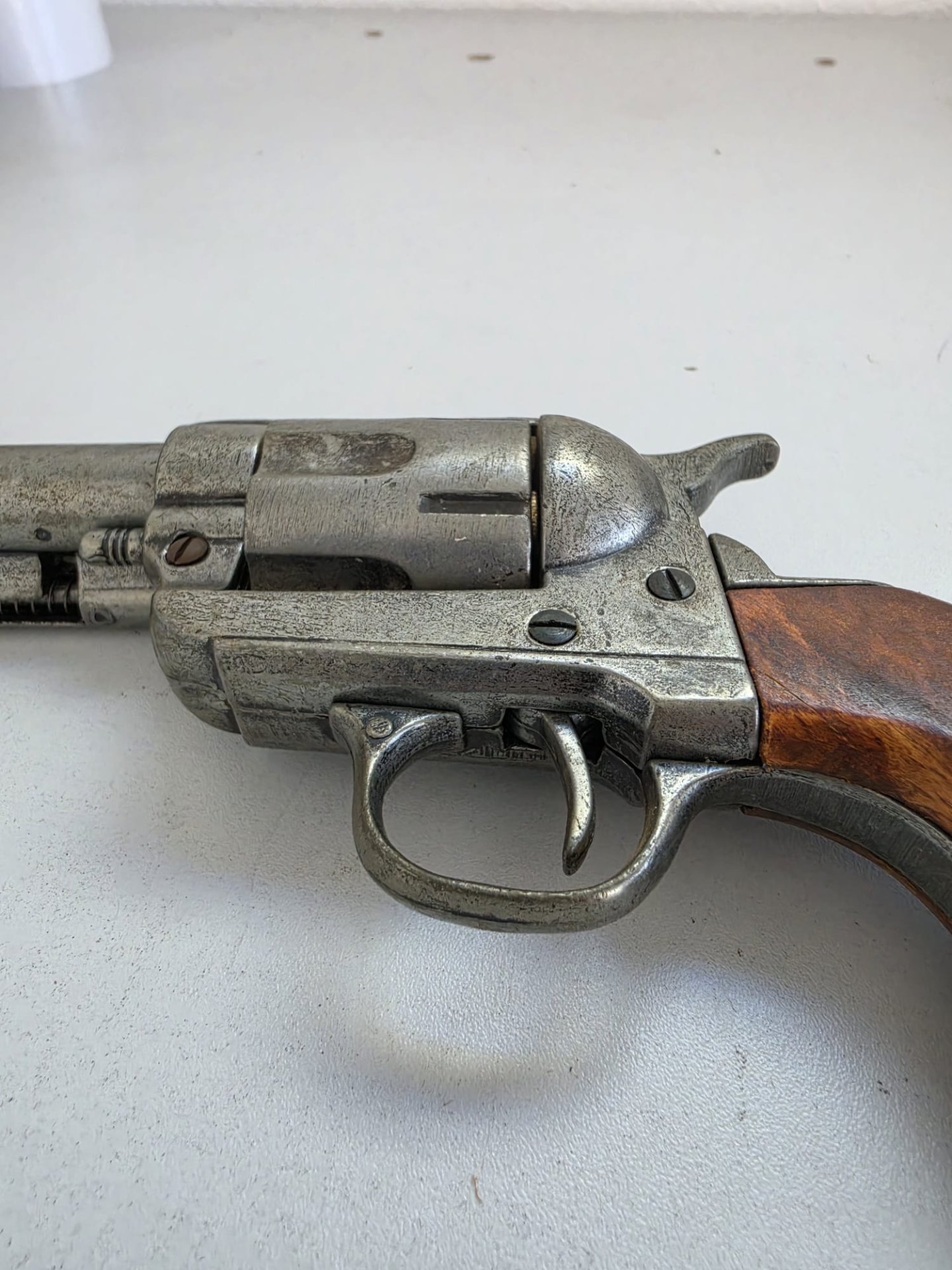 Dekowaffe Colt Single Action Army Peacemaker Replik – Western Revolver mit Deko-Patronen – Bild 4