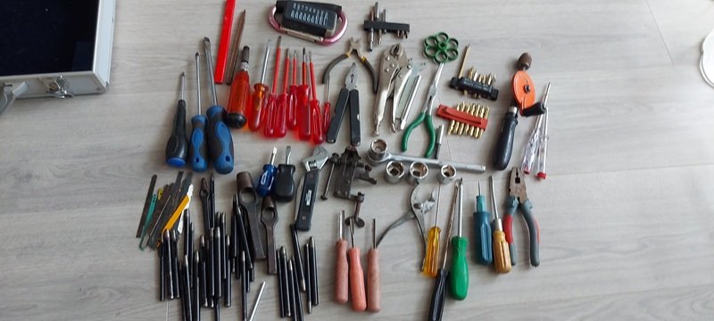 Werkzeug kiste mit Werkzeug – Bild 2