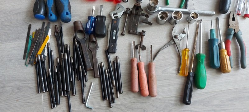 Werkzeug kiste mit Werkzeug – Bild 3