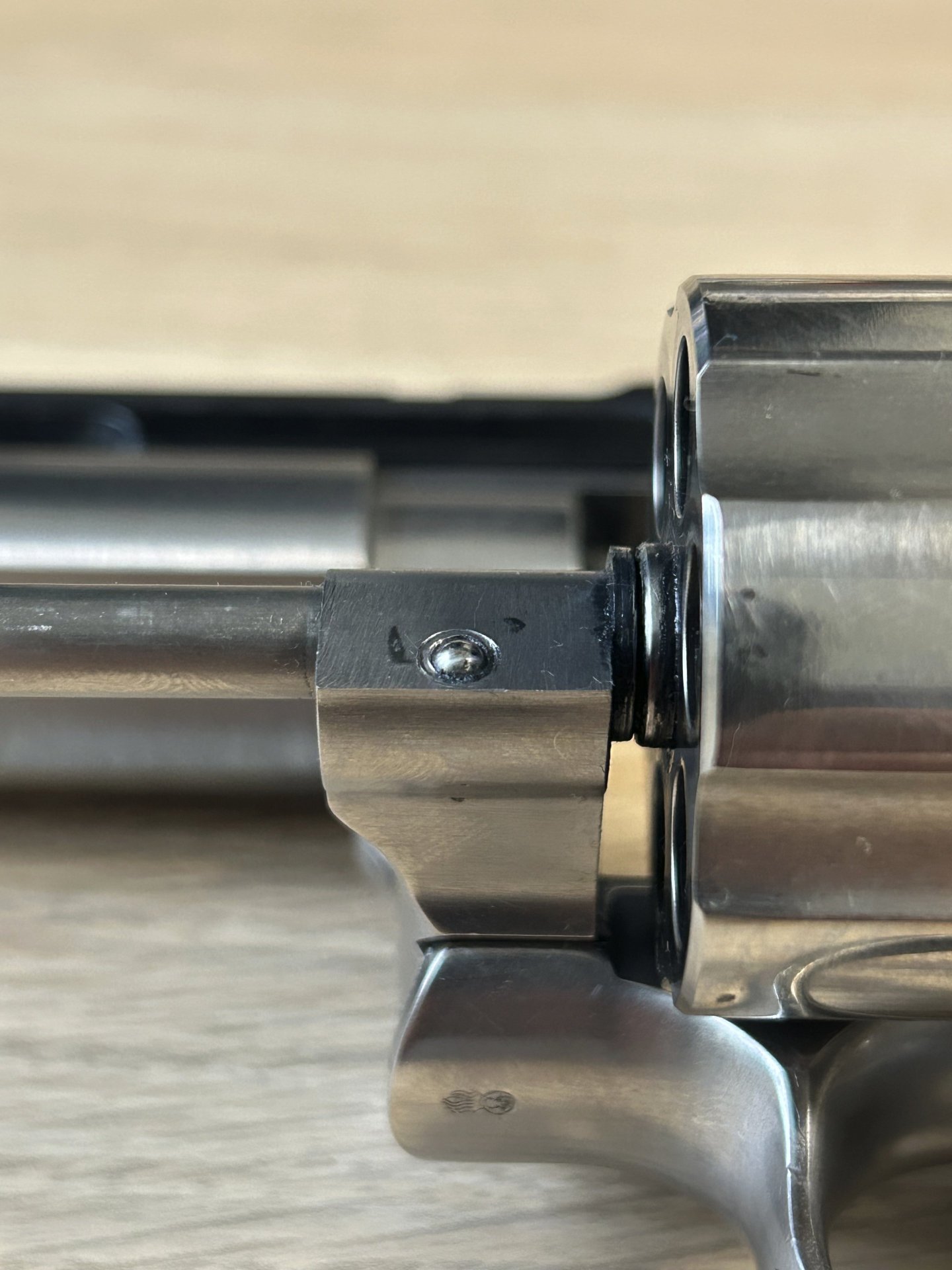 Matchrevolver Smith & Wesson Modell 686-4 im Kaliber .357 Magnum mit Polygonlauf u. 4-fach Visierung – Bild 4