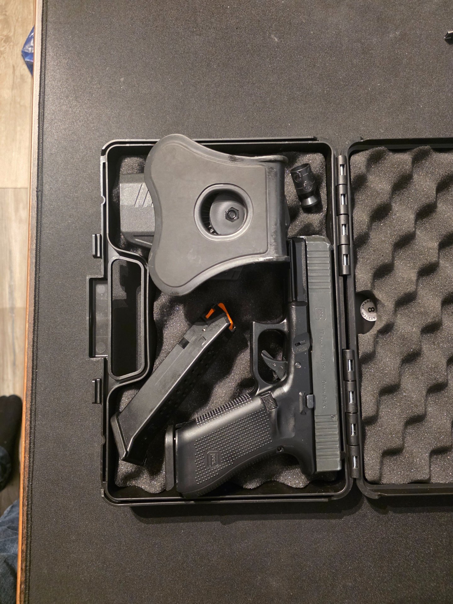 PAK Glock 17 Gen5 Umarex 2x Magazine + Holster – Bild 1