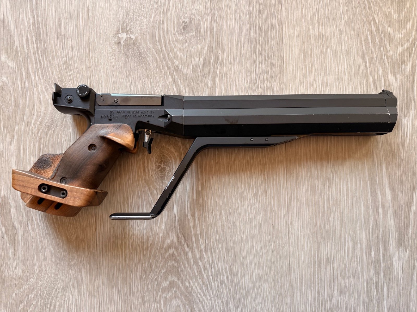 Feinwerkbau LP 100 Luftpistole 4,5mm Privatbesitz – Bild 2