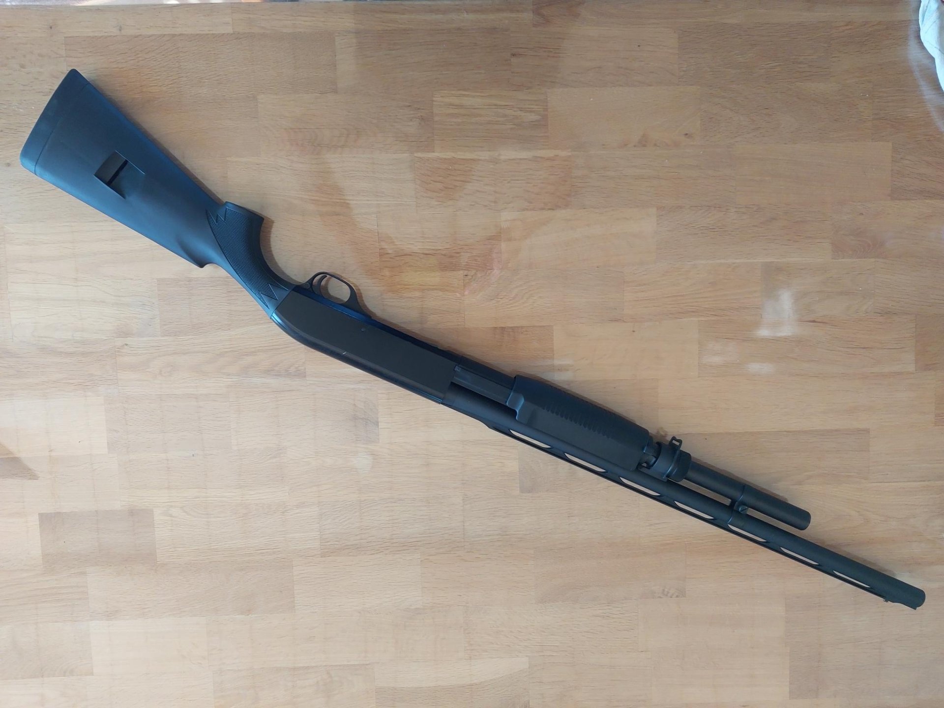 Benelli Flinte Vorderschaftrepetierer M3 Super 90 12/76 – Bild 2