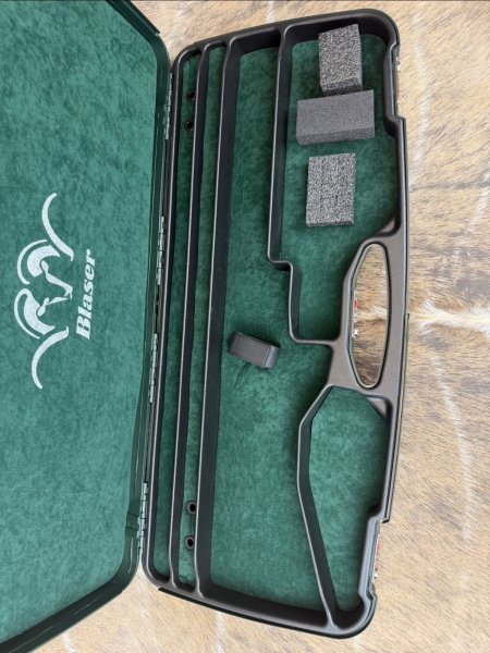 Blaser Koffer R8 grün 2 Wechselläufe NEU von WAFFEN FLÜHR ANSBACH – Bild 2