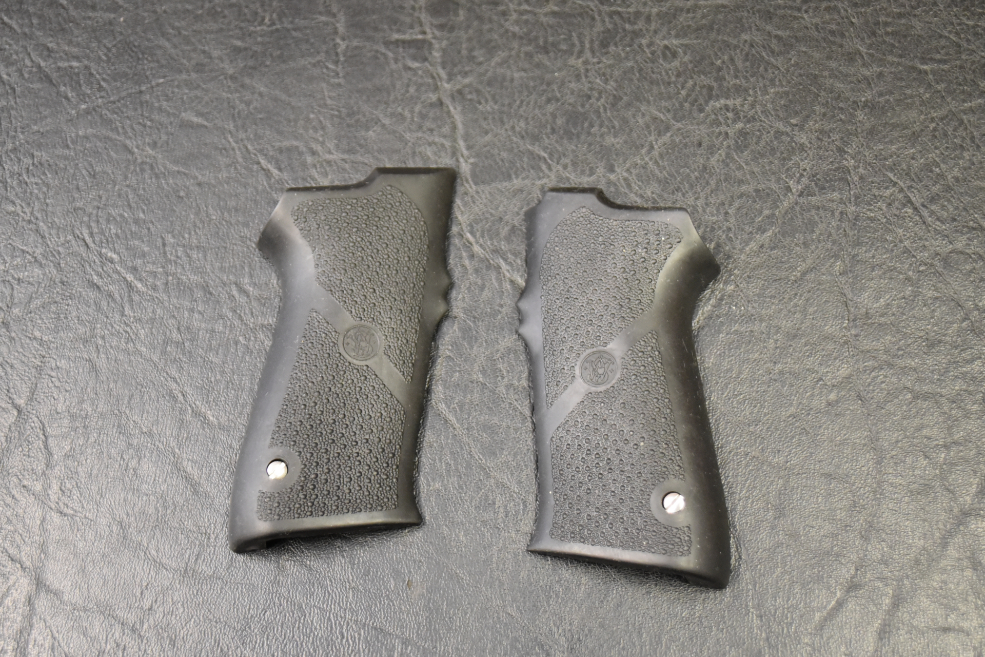 Kunststoff Griffschalen für Smith & Wesson Target Champion 9mmLuger – Bild 1
