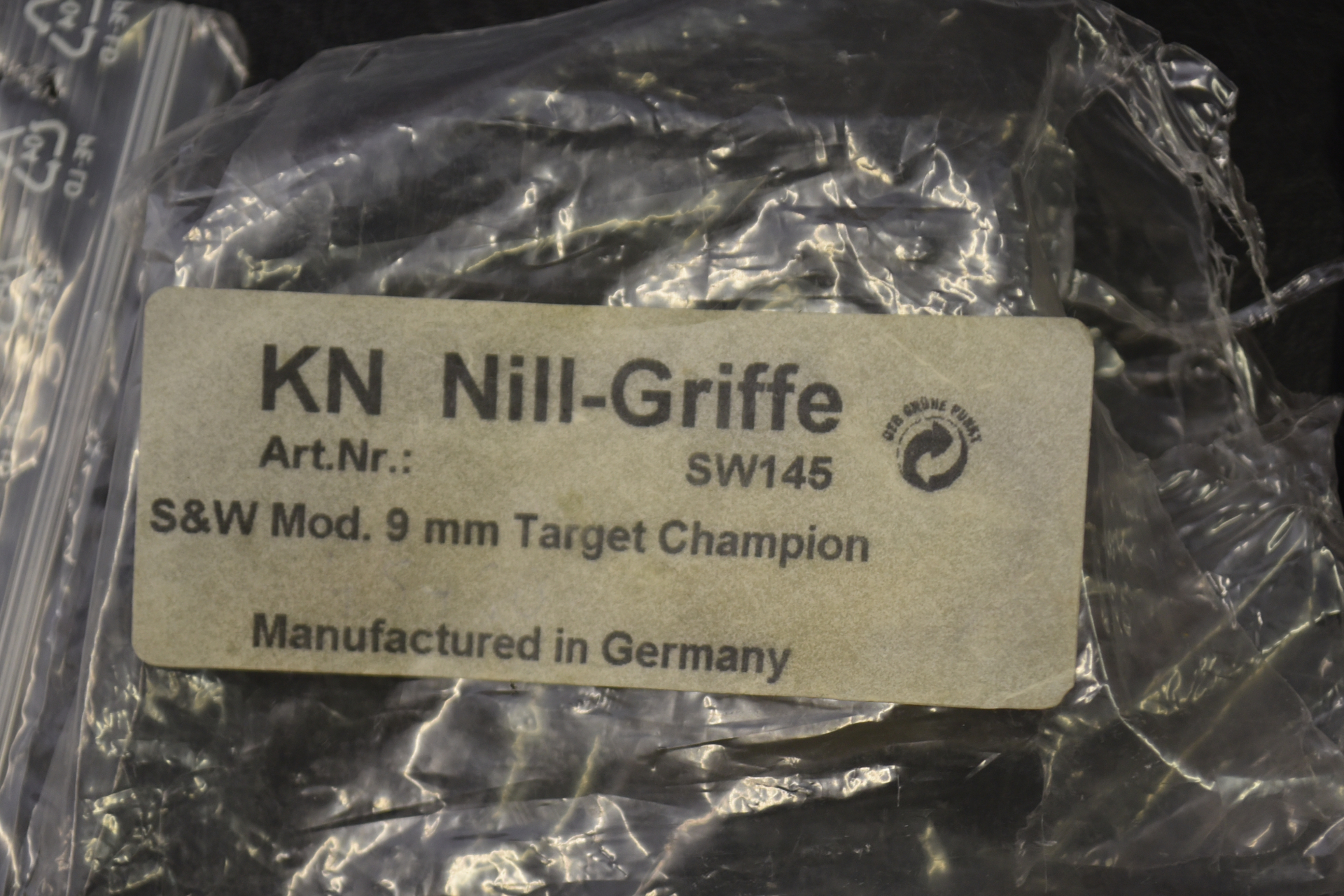 Kunststoff Griffschalen für Smith & Wesson Target Champion 9mmLuger – Bild 4