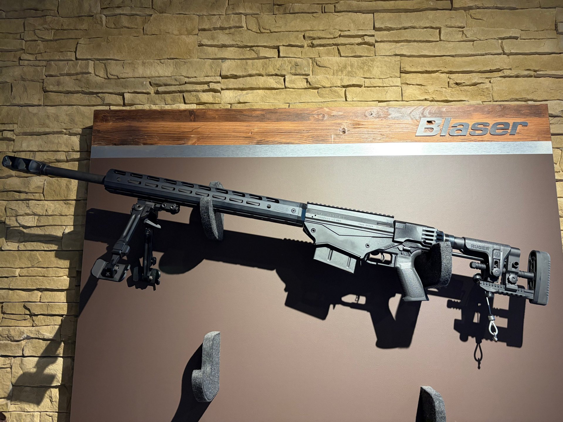 Ruger Precision Rifle 26" Lauf Kal.: .300 Win Mag inkl. Zweibein – Bild 1