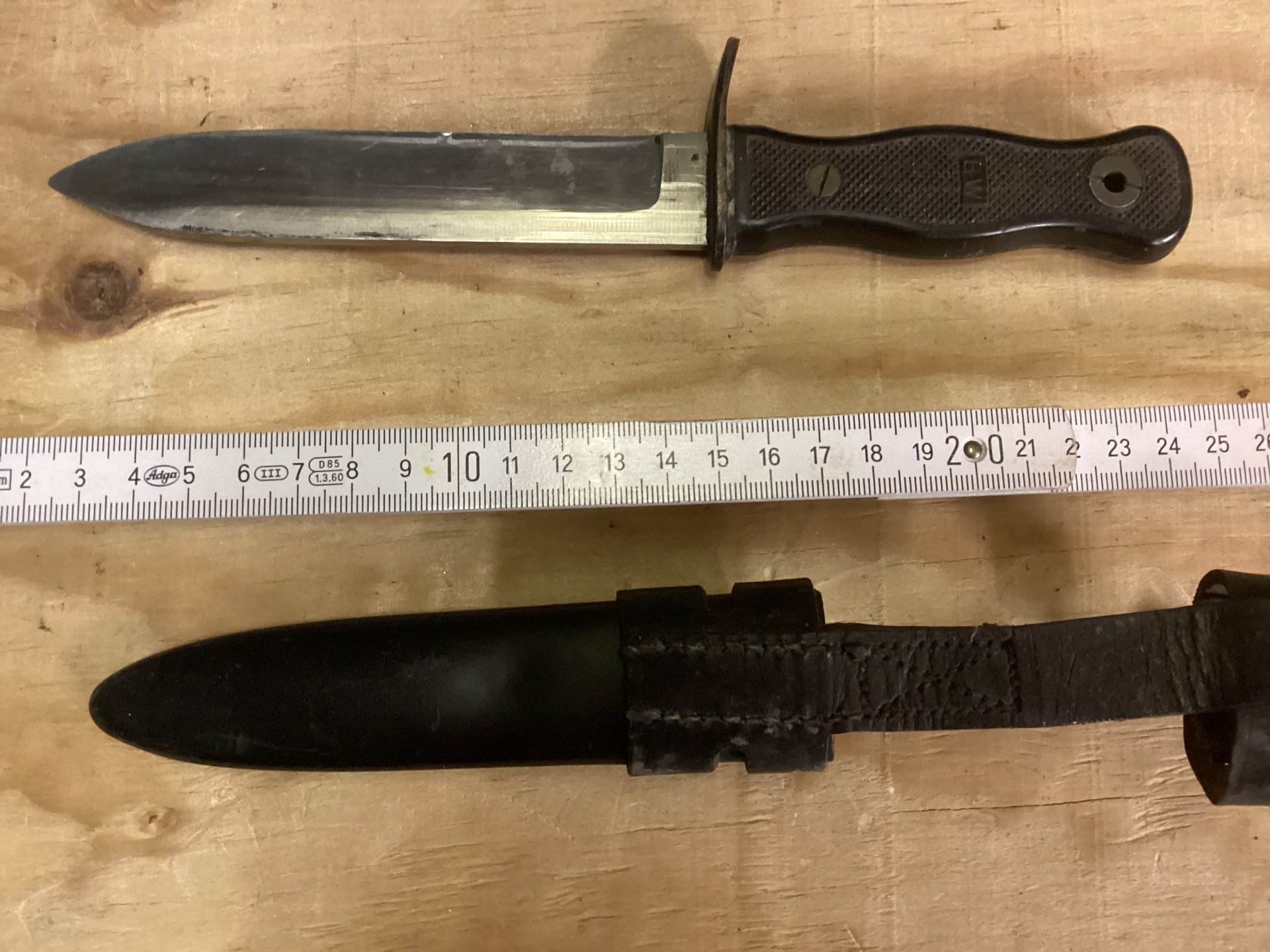 Altes Bundeswehr Kampfmesser, Griff schwarz, – Bild 2