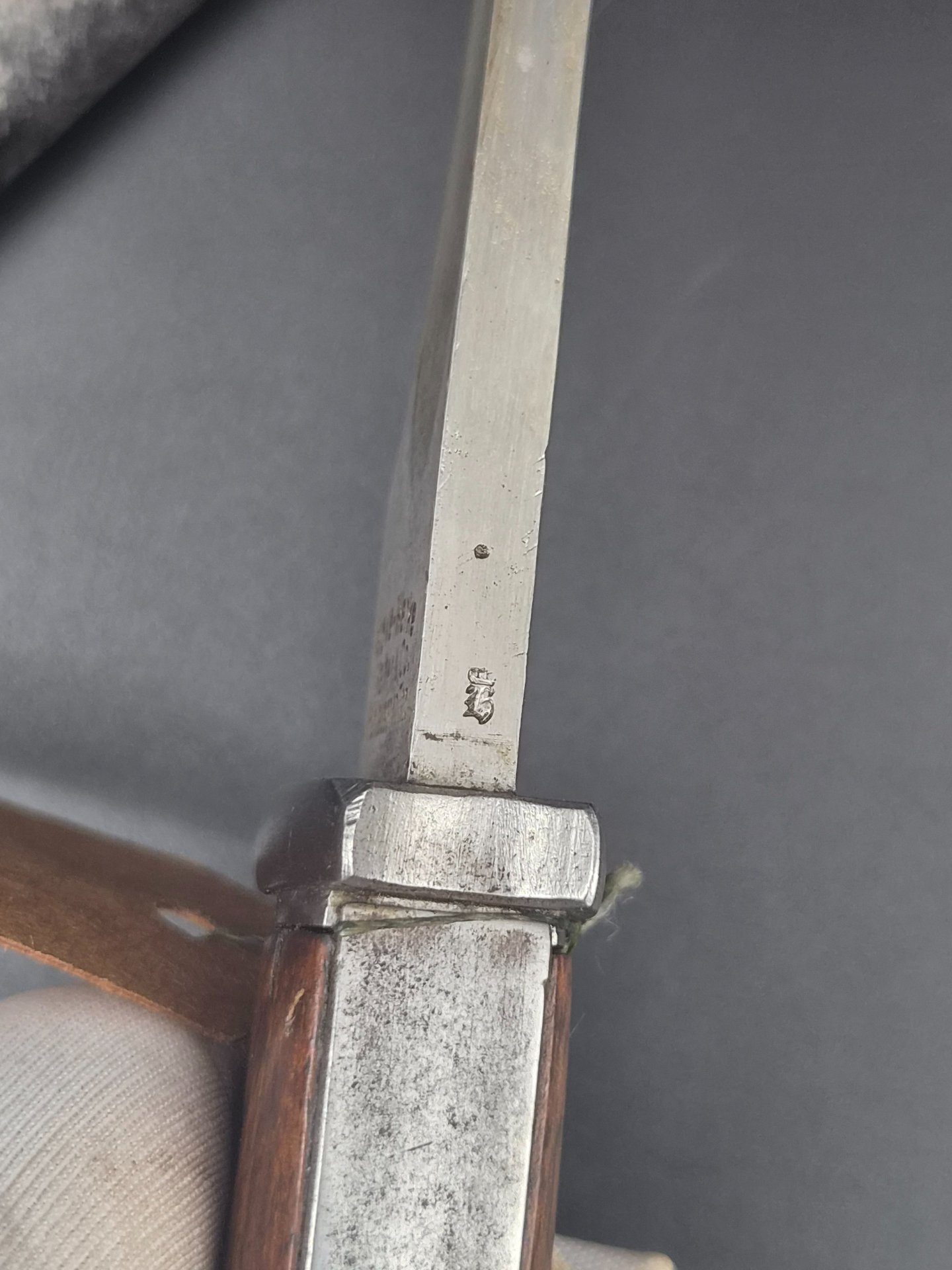 Seitengewehr 98/05 neuer Art (+ Feuerschutzblech) mit Stahlscheide, Möve- Werke – Bild 6