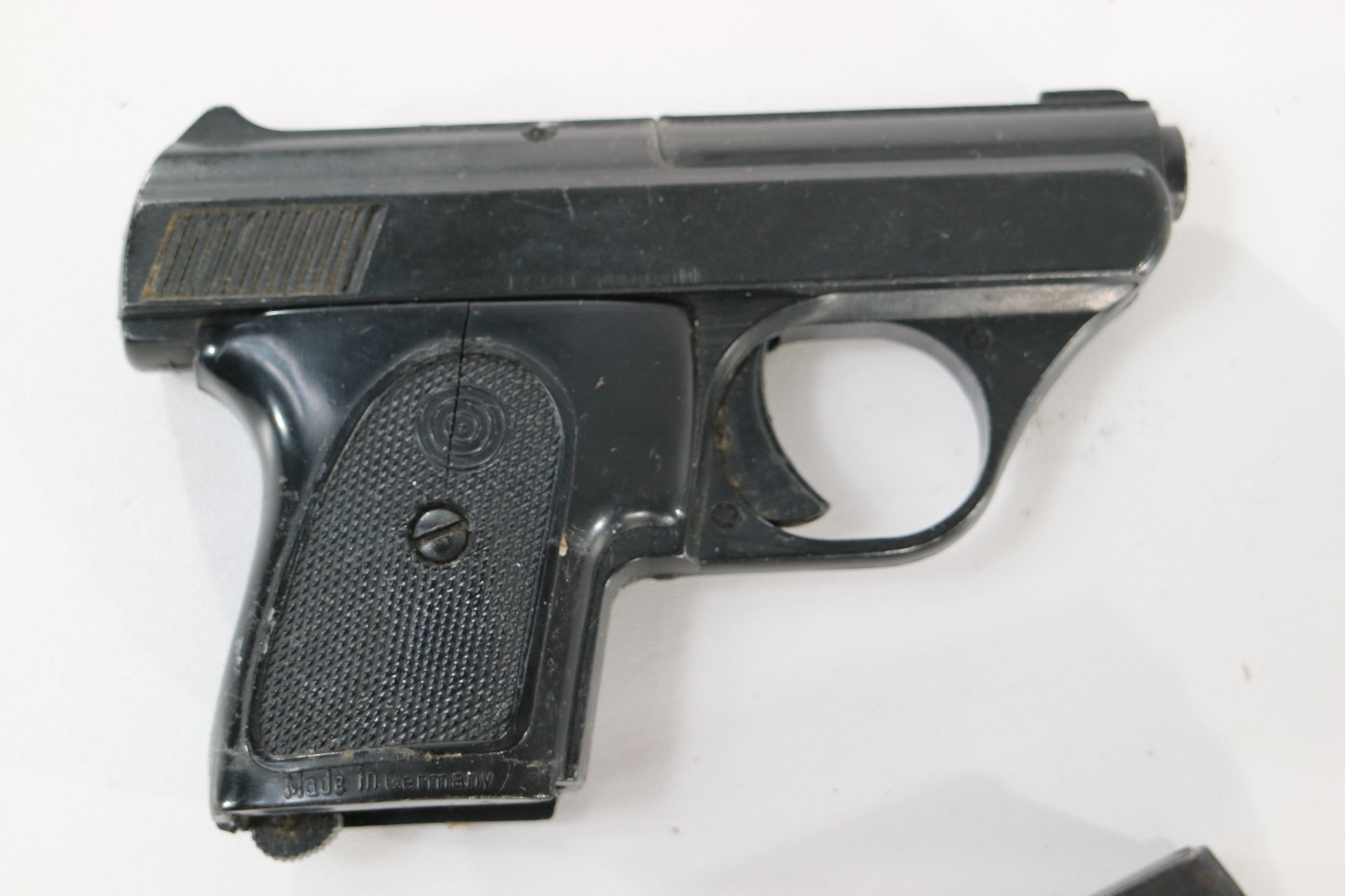 ME 8 Detective Schreckschusspistole 8mm PTB 100/2 mit 2 Magazinen – Bild 6