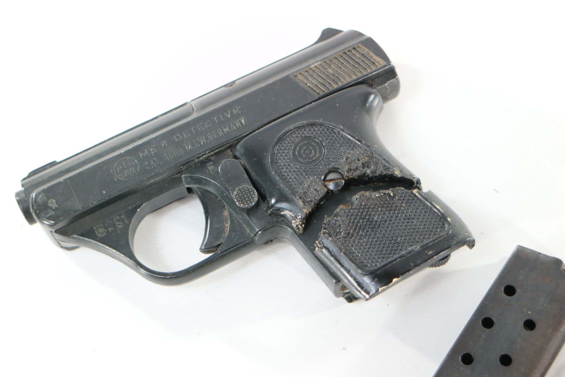 ME 8 Detective Schreckschusspistole 8mm PTB 100/2 mit 2 Magazinen – Bild 3