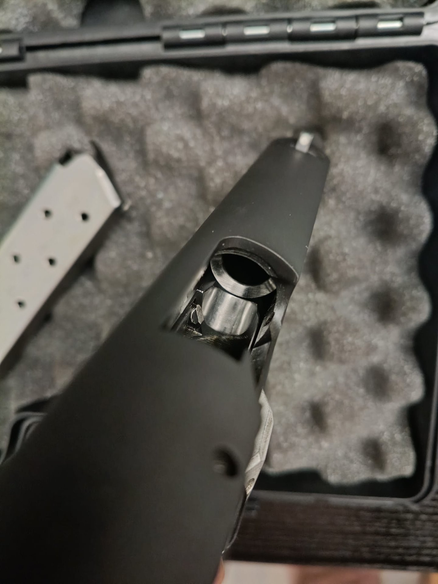 DAS MEISTERWERK - Sig Sauer 1911 .45ACP mit Wilson Combat GR u. Monarch Grips, 5 Magazine + Teileset – Bild 3