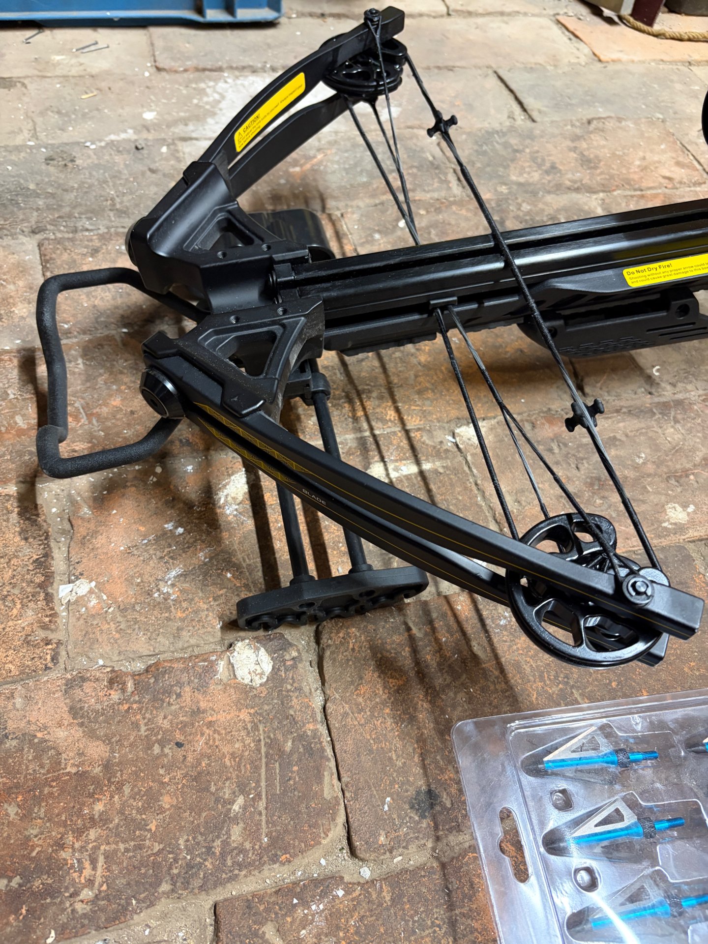 Compound Armbrust Blade 340FPS 175LBS mit 15 Pfeilen 22Zoll und Jagdspitzen – Bild 2