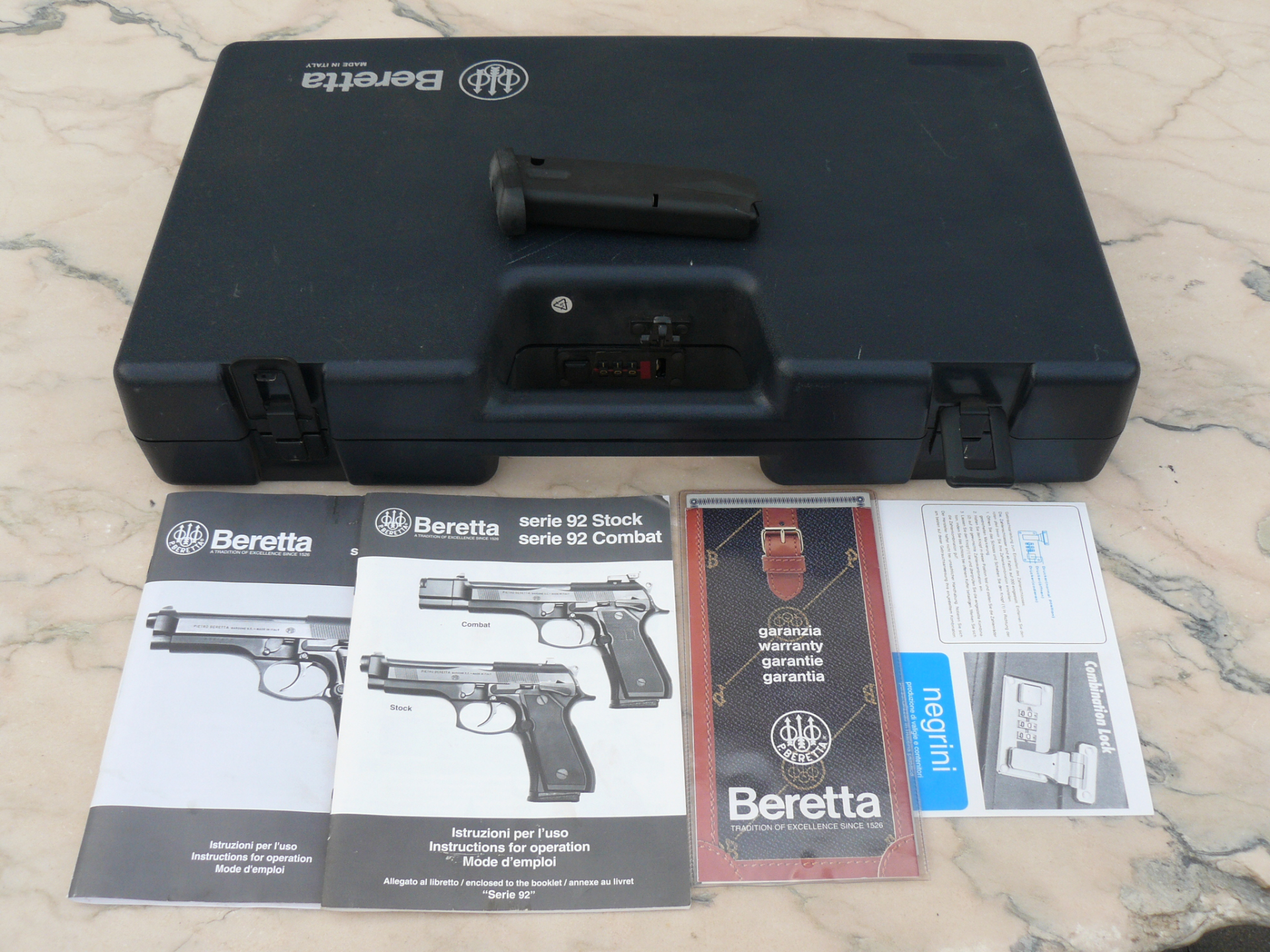 Orig. Negrini Koffer für Beretta 92 Combat inkl. 1 Magazin und Bedienungsanleitung Beretta – Bild 1