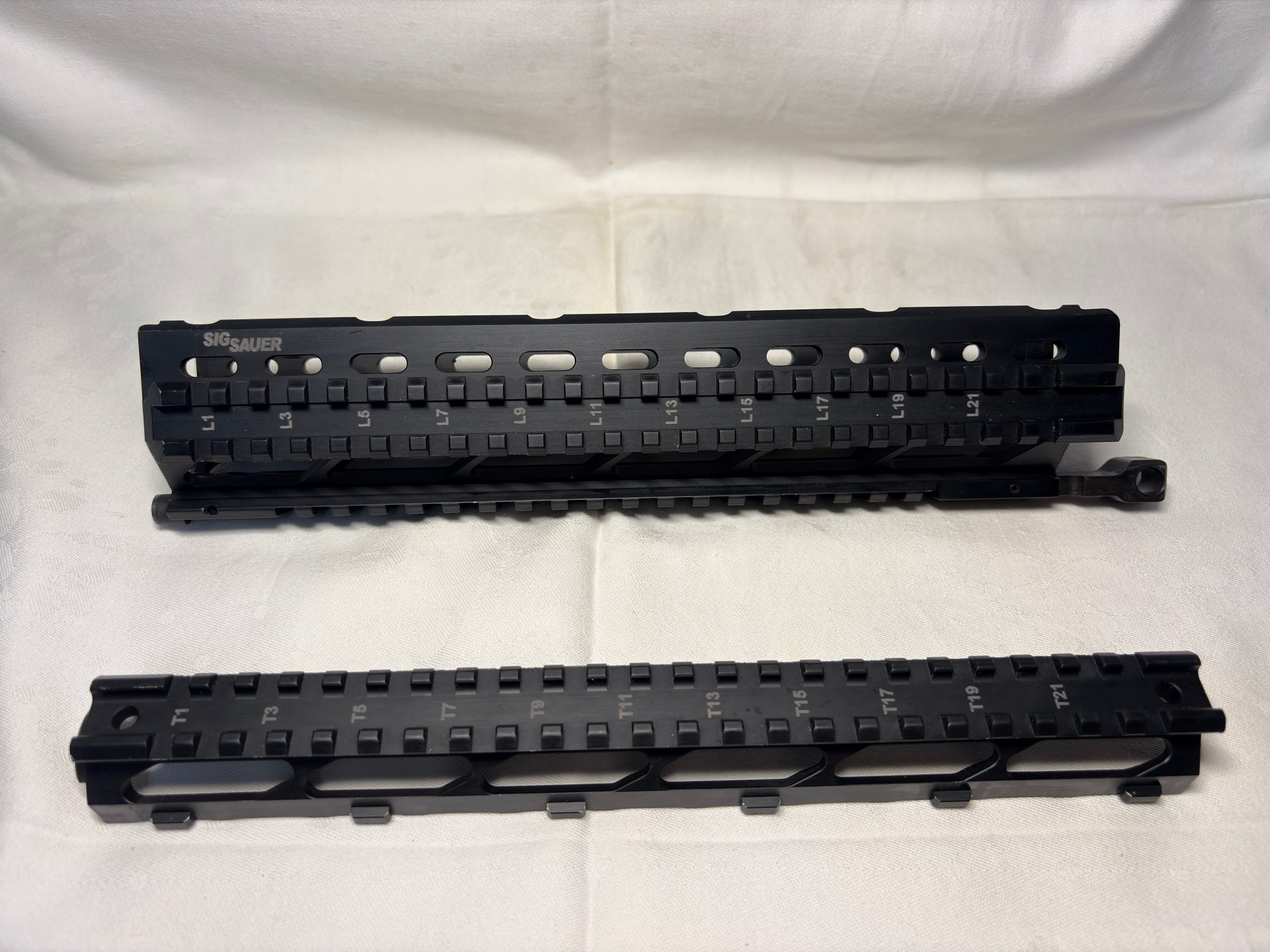 Taktischer Handschutz SIG551 Quadrail Picatinny – Bild 3
