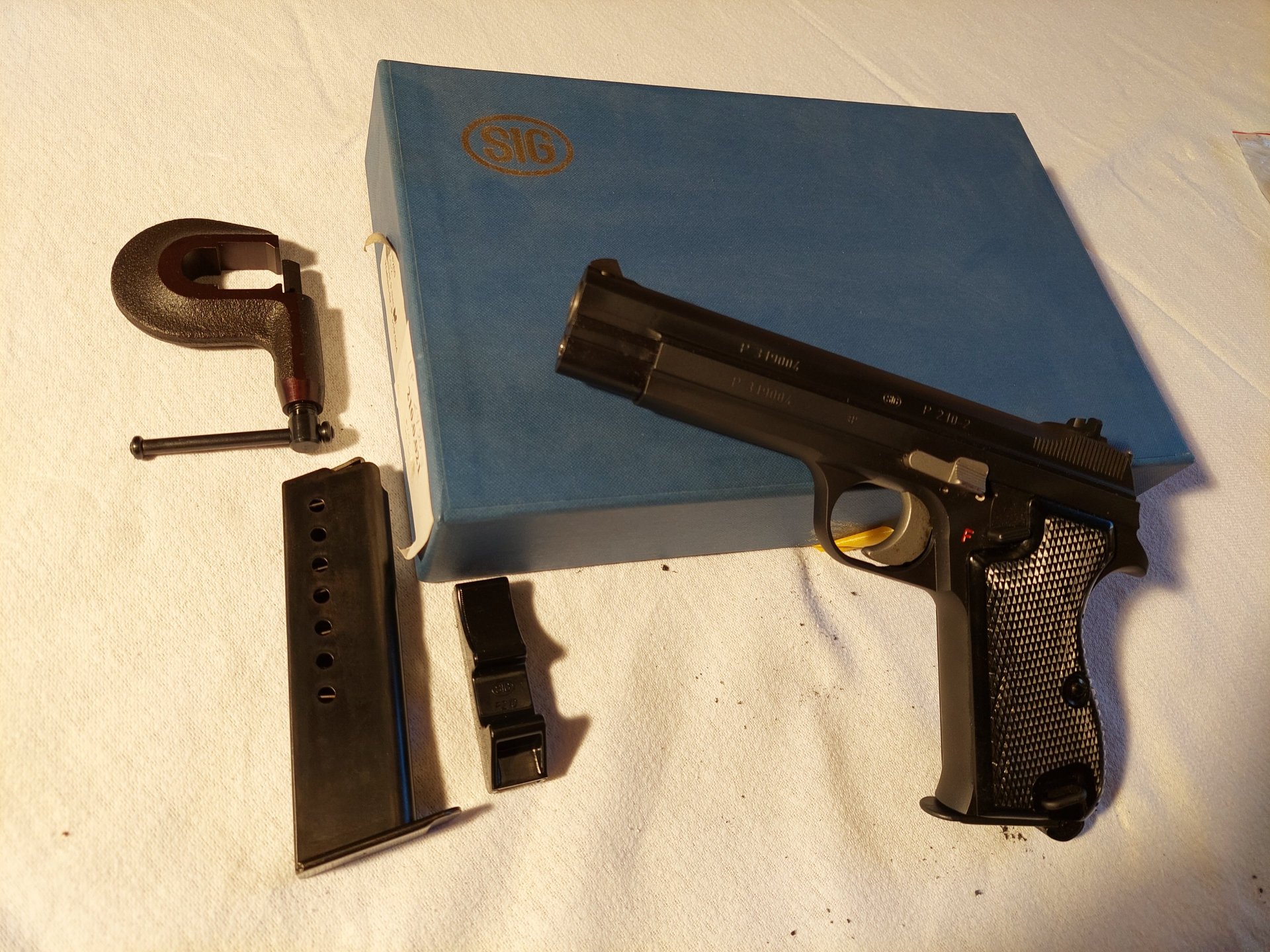 Pistole SIG 210-2 – Bild 2