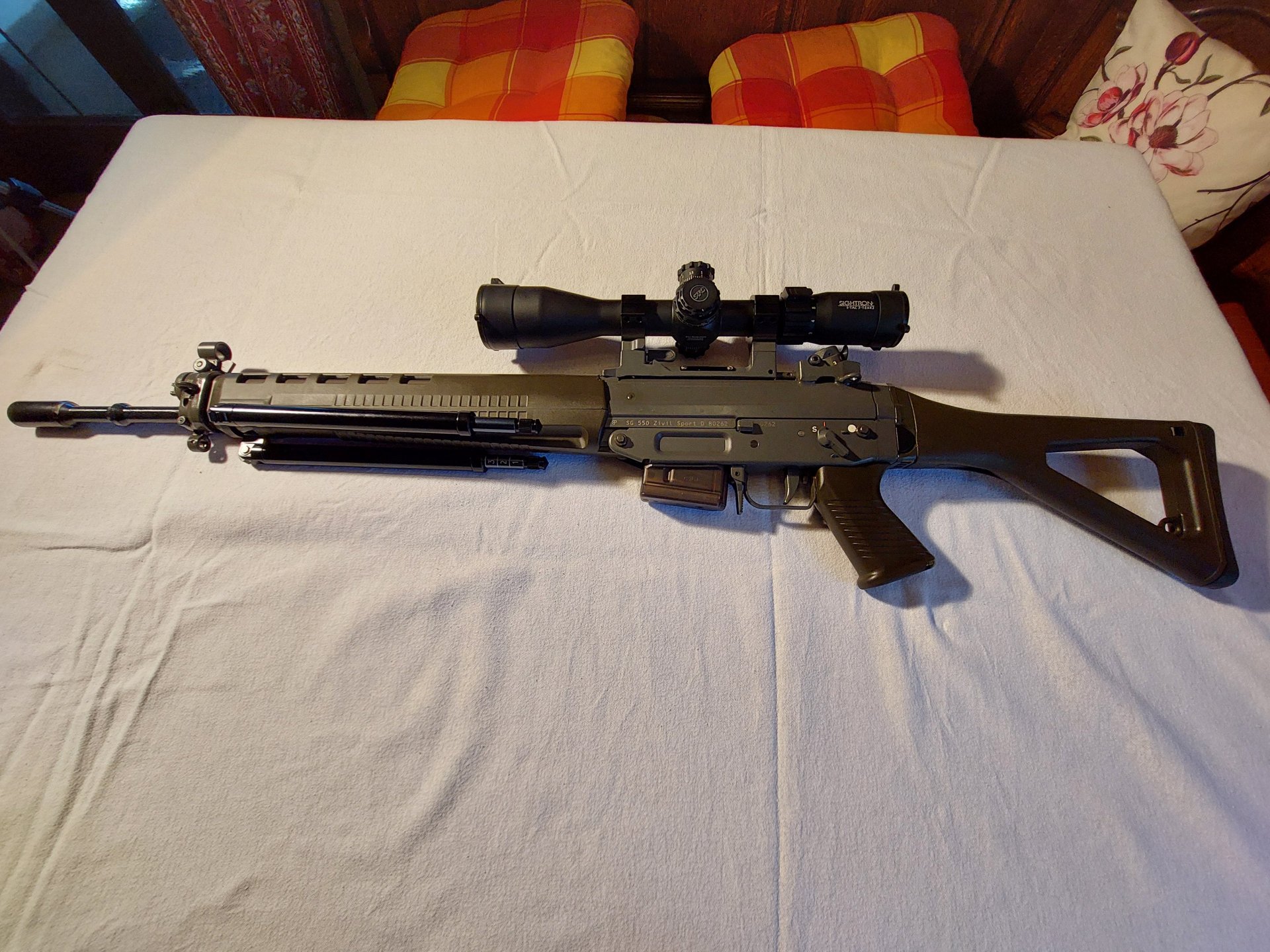 SL-Gewehr SG550 Zivil (STG) .223REM. – Bild 1