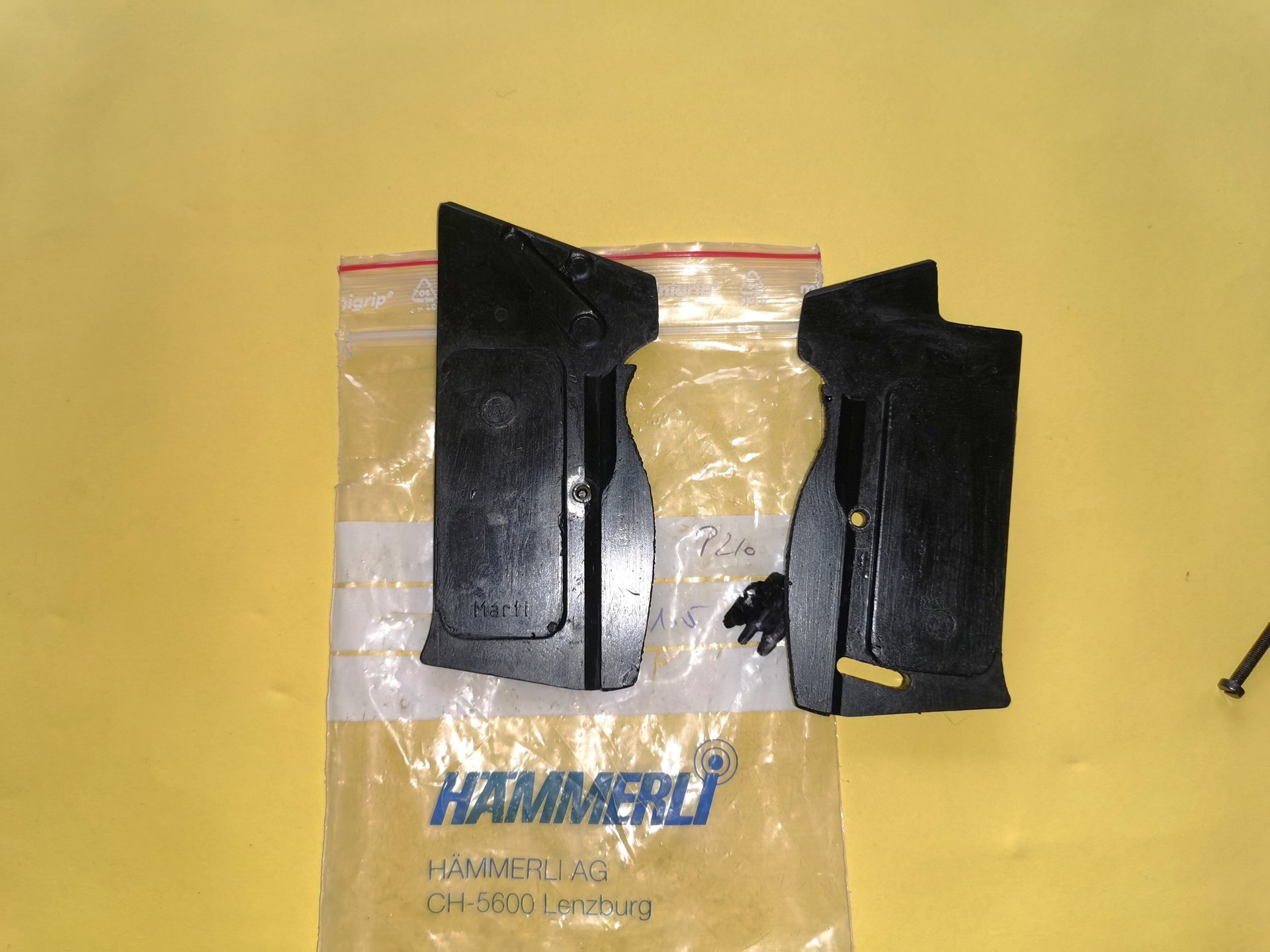 Griffschalen für SIG 210 – Bild 2