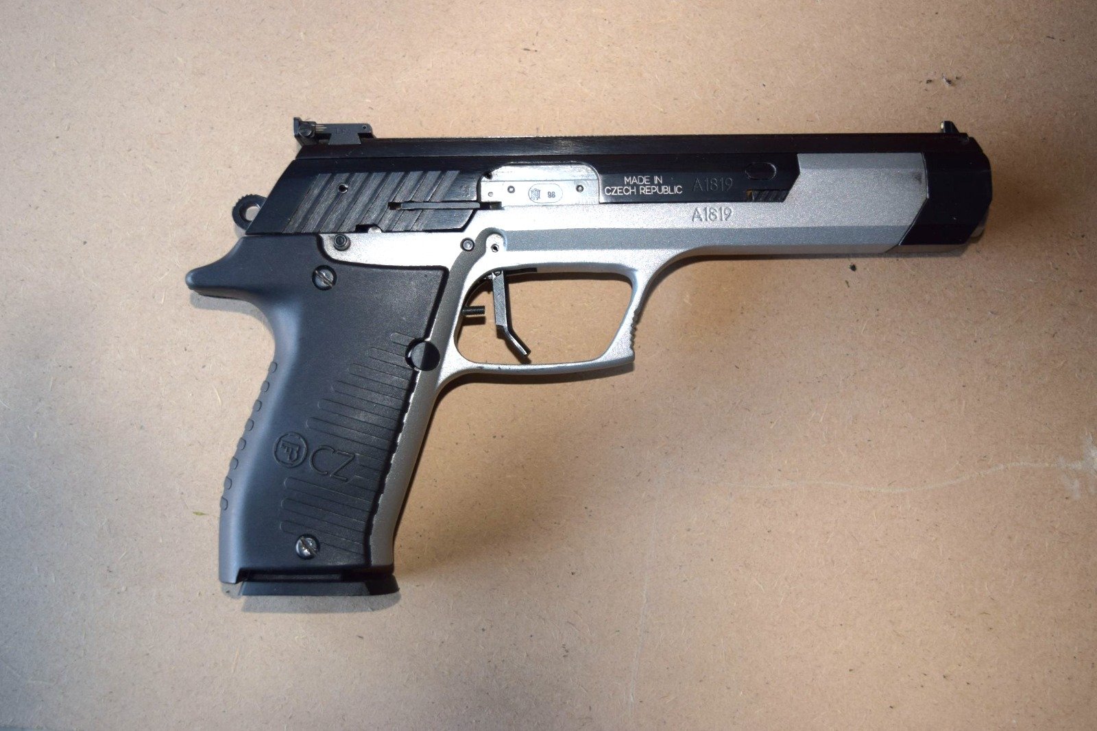 CZ 122 Sport 22 lr. – Bild 2