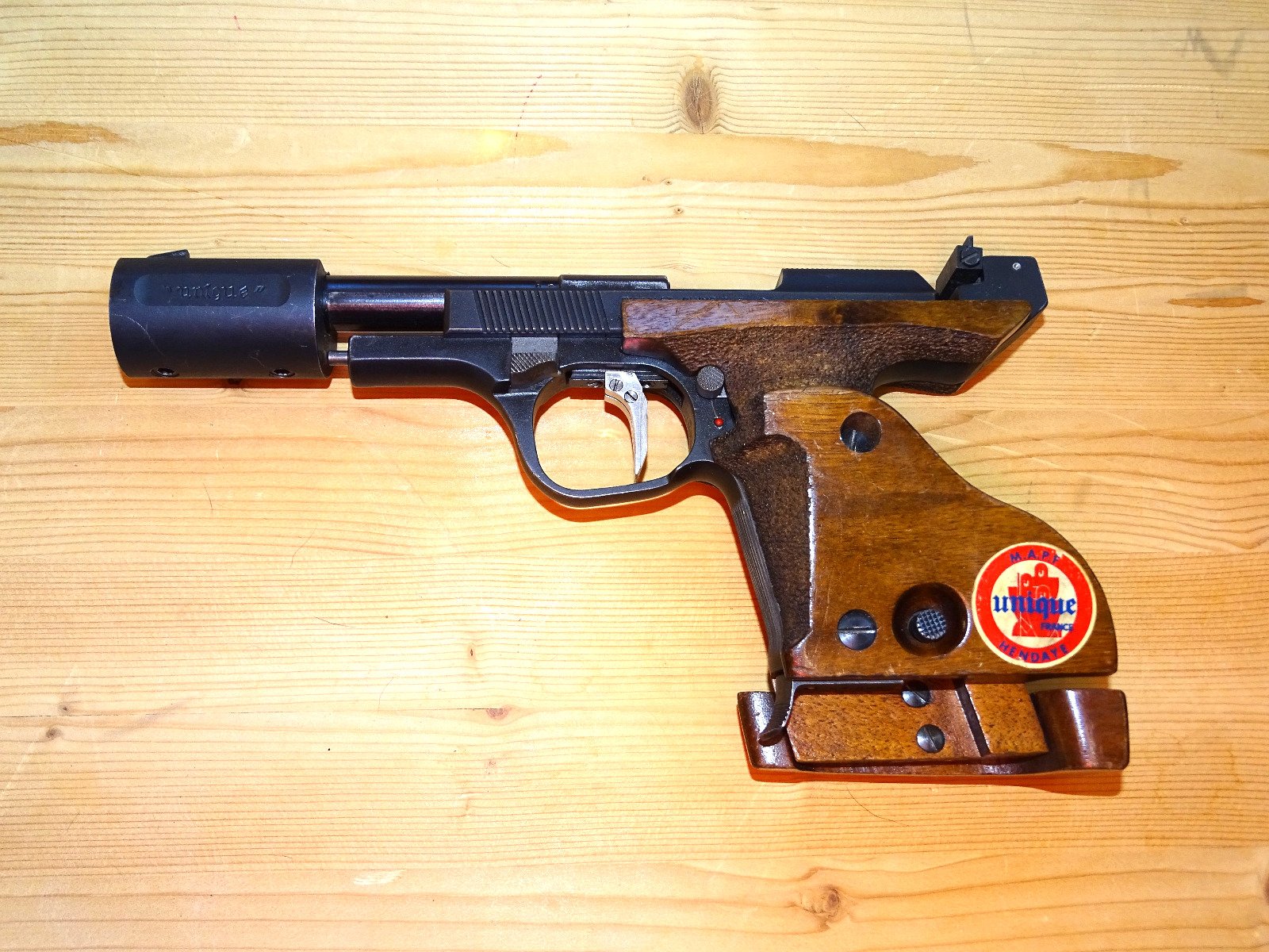 Sportpistole Unique Kal.: .22lr – Bild 2