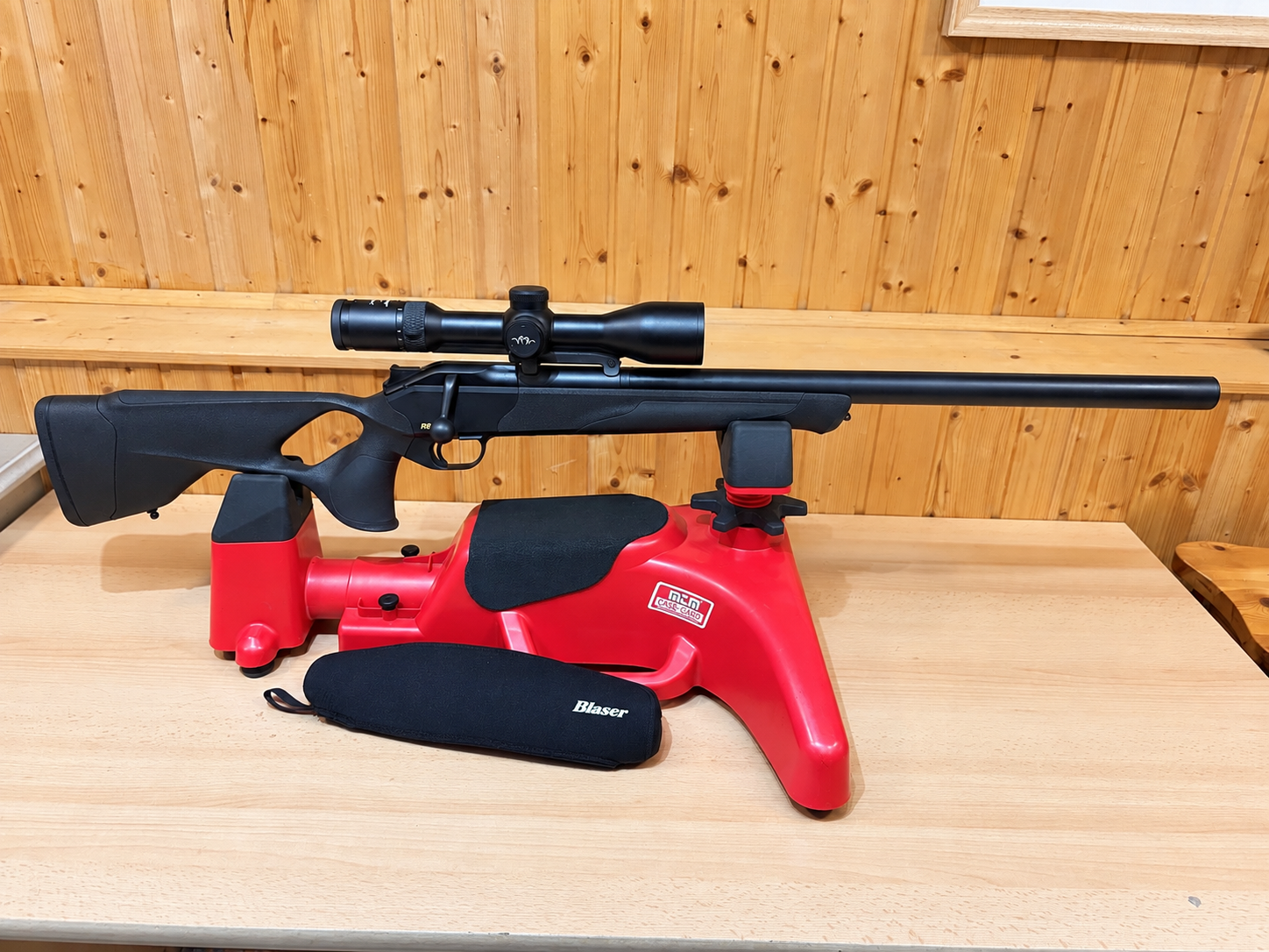 Blaser R8 Ultimate Silence .308 Win. mit Blaser B2 2-12x50 ic – Bild 1