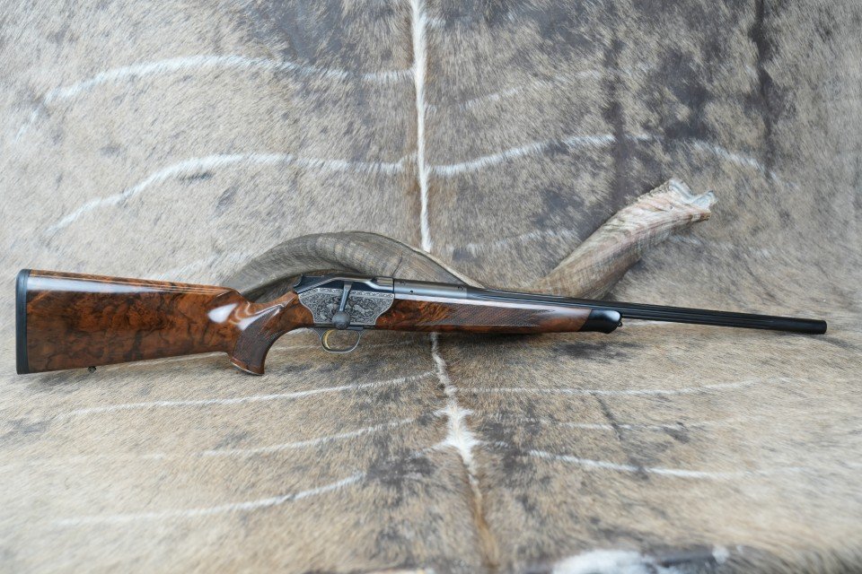 Blaser R8 Baronesse Holzkl. 8 Superfinish Kal. .30-06 spring. kanneliert semi von WAFFEN FLÜHR – Bild 3