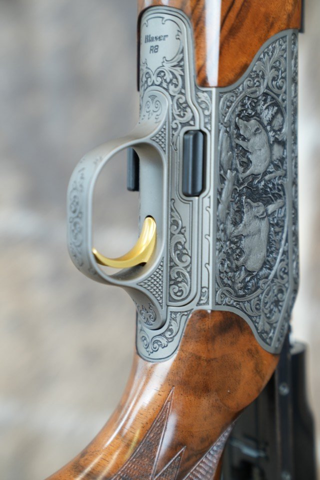 Blaser R8 Baronesse Holzkl. 8 Superfinish Kal. .30-06 spring. kanneliert semi von WAFFEN FLÜHR – Bild 5