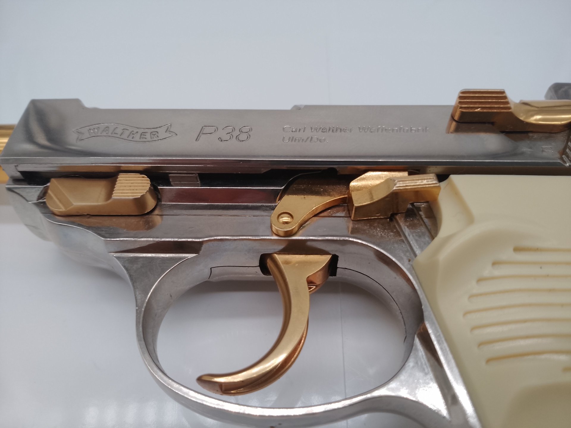 Pistole P38 Gold Edition, Blow - Back, Walther, 4,5mm Stahl BB, CO2 – Bild 3
