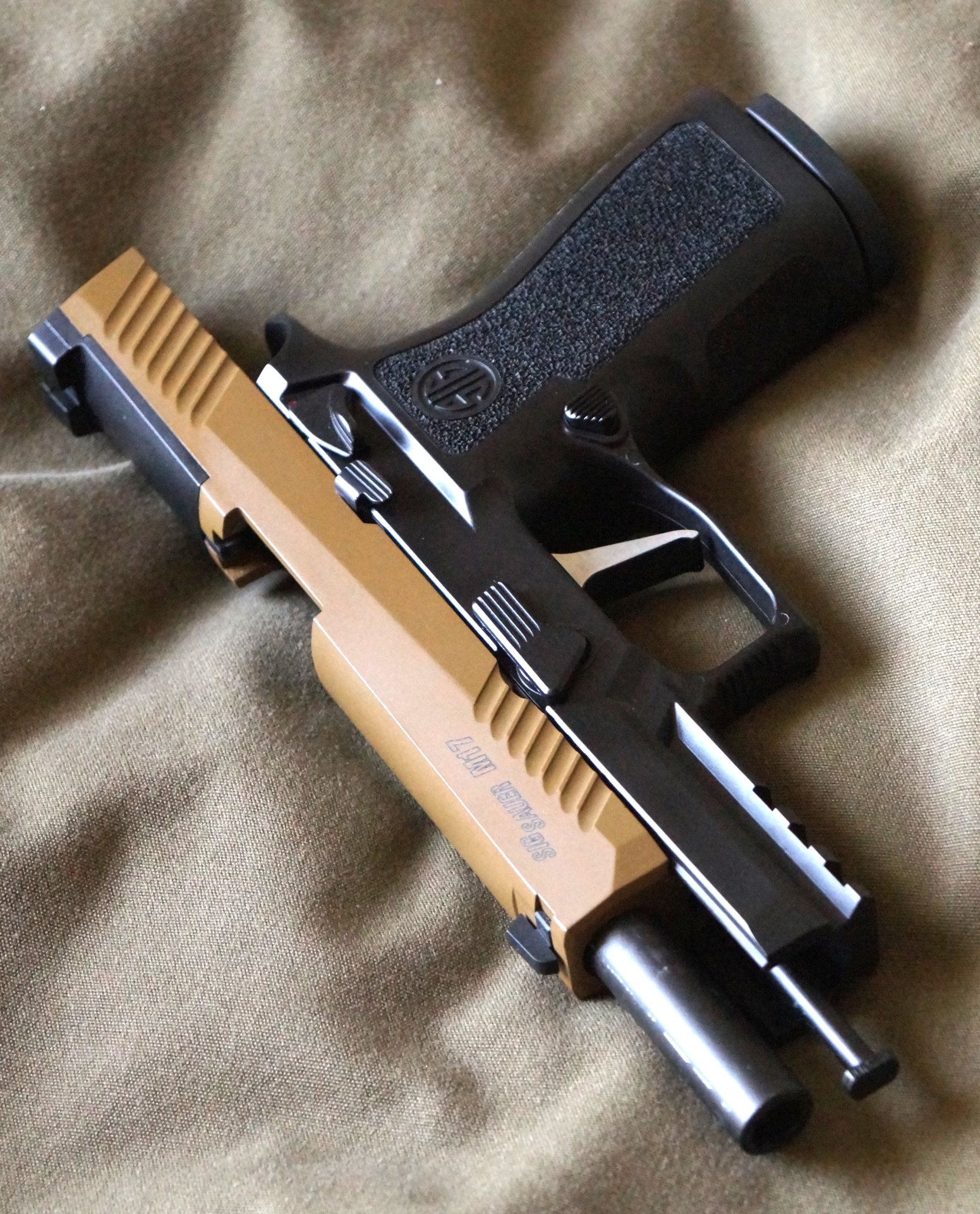 Sig Sauer P320 XCARRY M17 GBB Co2 6mm BB VFC – Bild 3