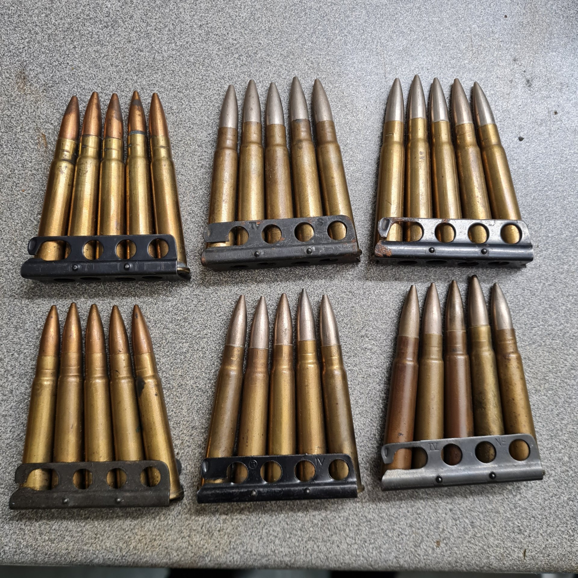 .303 Patronen - Deko - aus dem II. WK - 30 Stück mit Ladestreifen – Bild 1