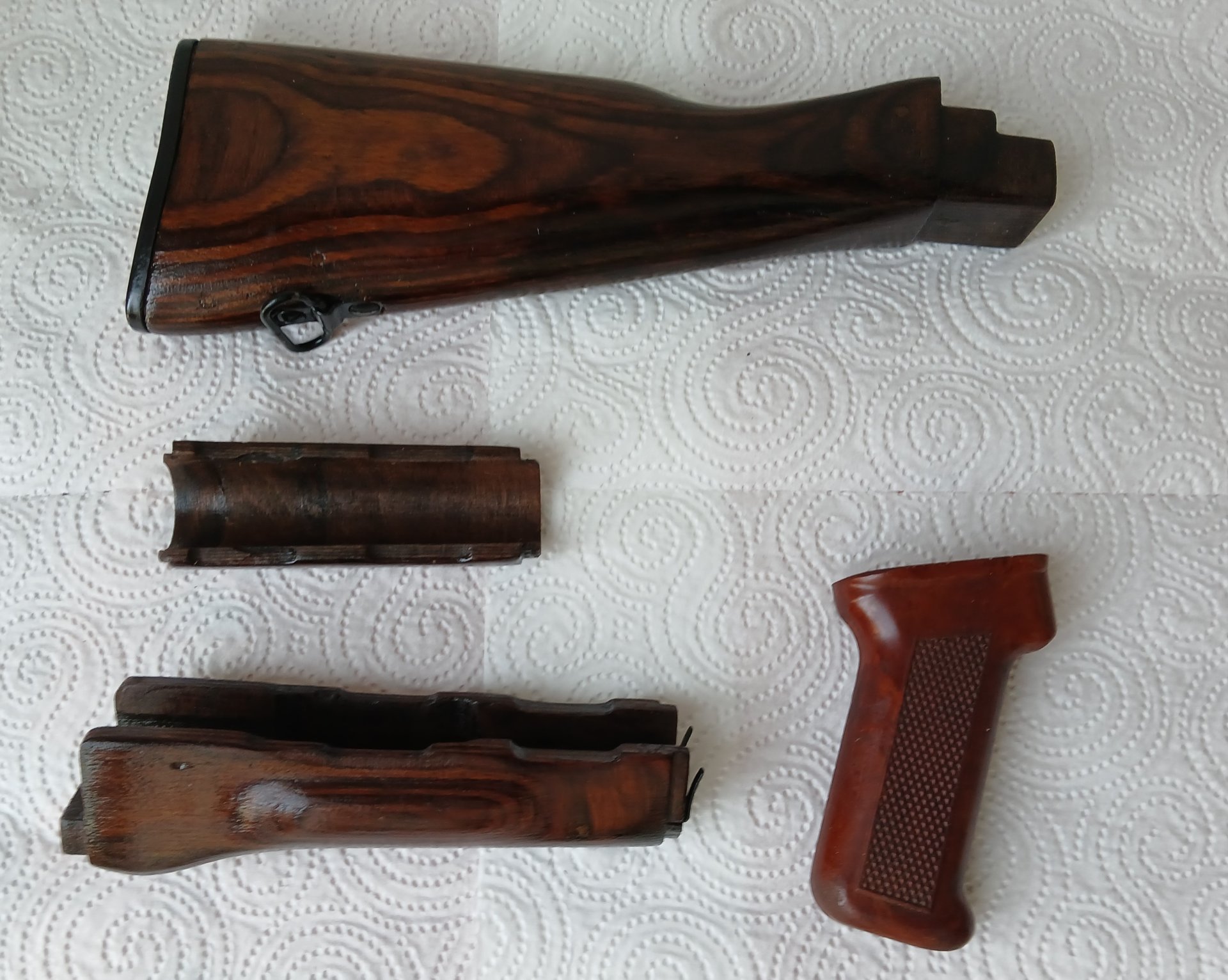 AKM Schaft Set Holz mit Bakelit Griff passend tlw. für AK74 , AK47 , Yunker – Bild 2