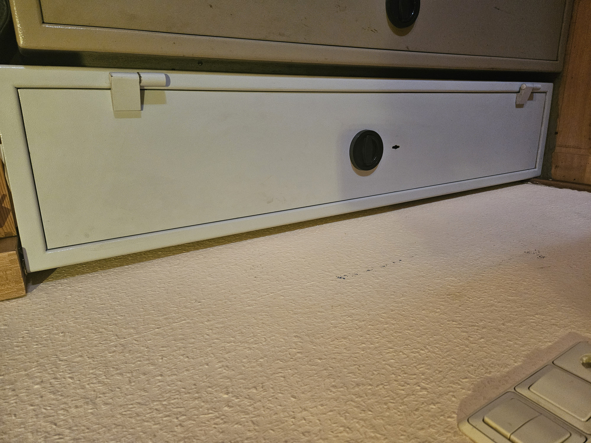 stahlschrank – Bild 1