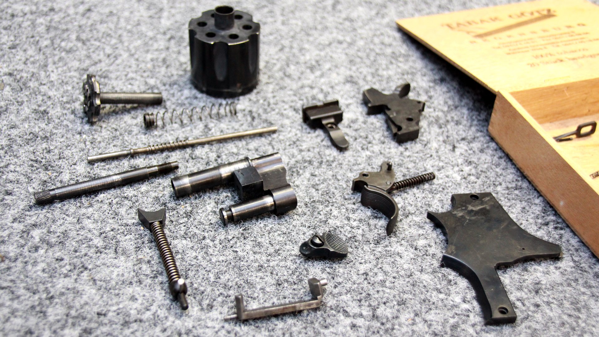 Erma-Werke Mod. ER772 Kal. .22 lr Sportrevolver – Zerlegt & Defekt / Teileträger / Bastler – Bild 3