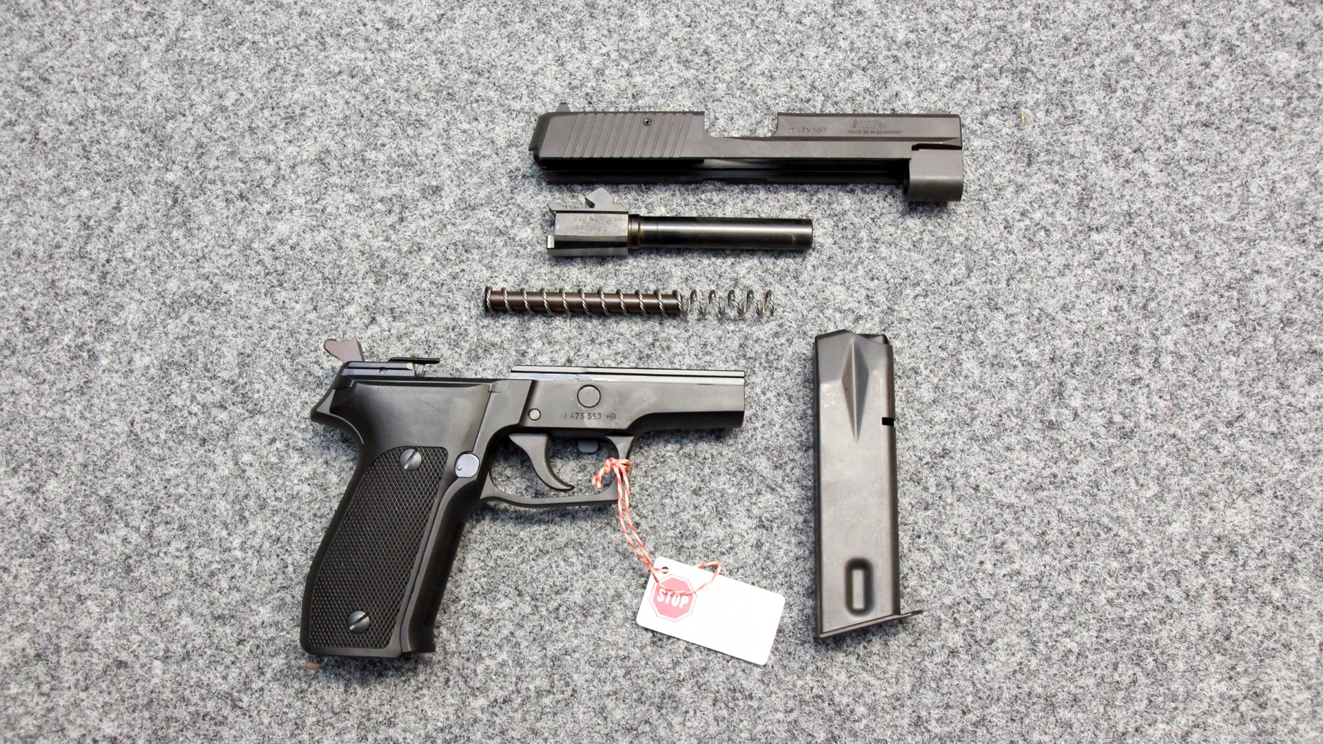 Sig Sauer P226 Kal. 9mm Para – Neuwertiger Sammlerzustand / Komplettset mit Box & Anschussscheibe – Bild 5