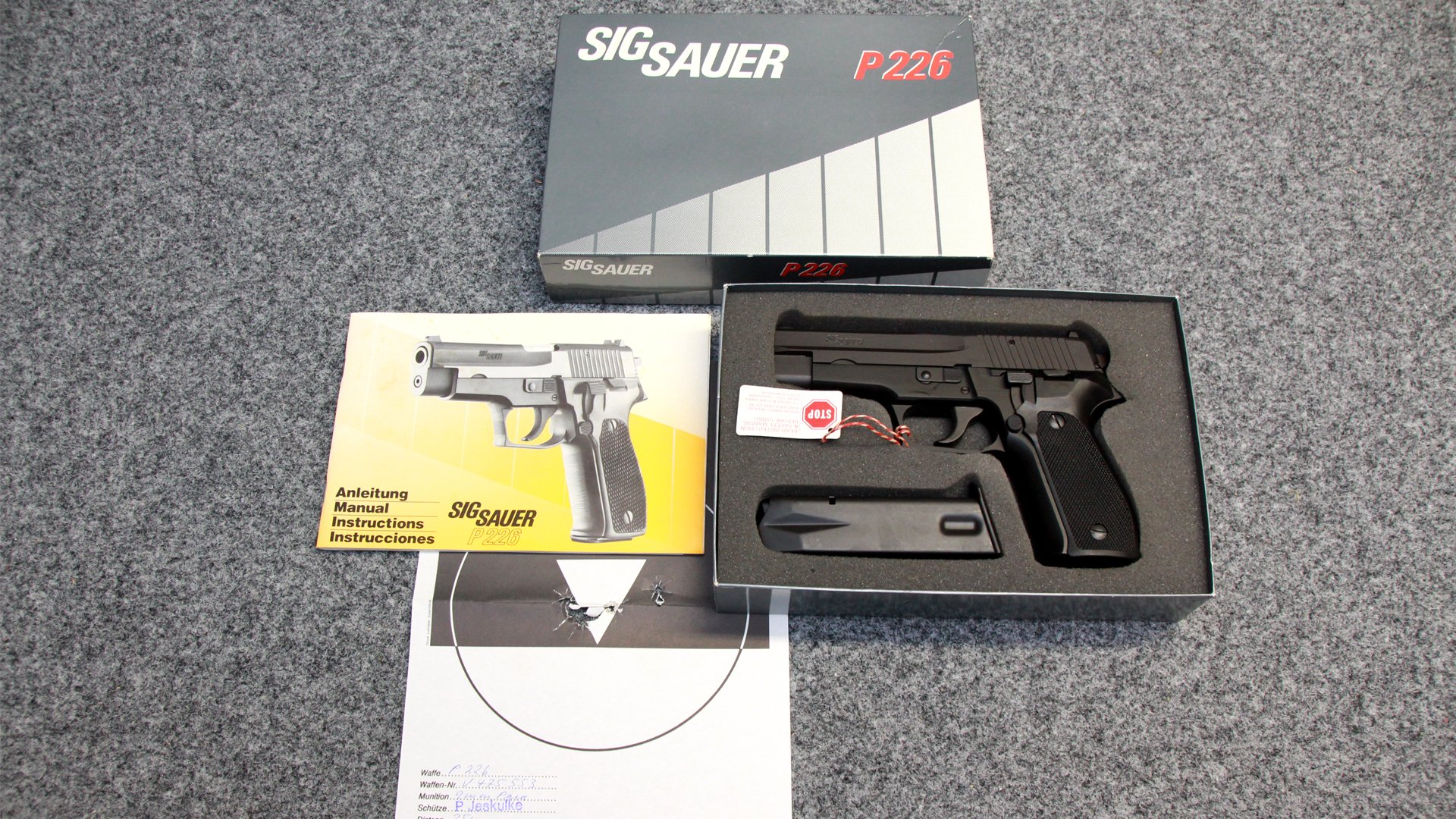 Sig Sauer P226 Kal. 9mm Para – Neuwertiger Sammlerzustand / Komplettset mit Box & Anschussscheibe – Bild 1