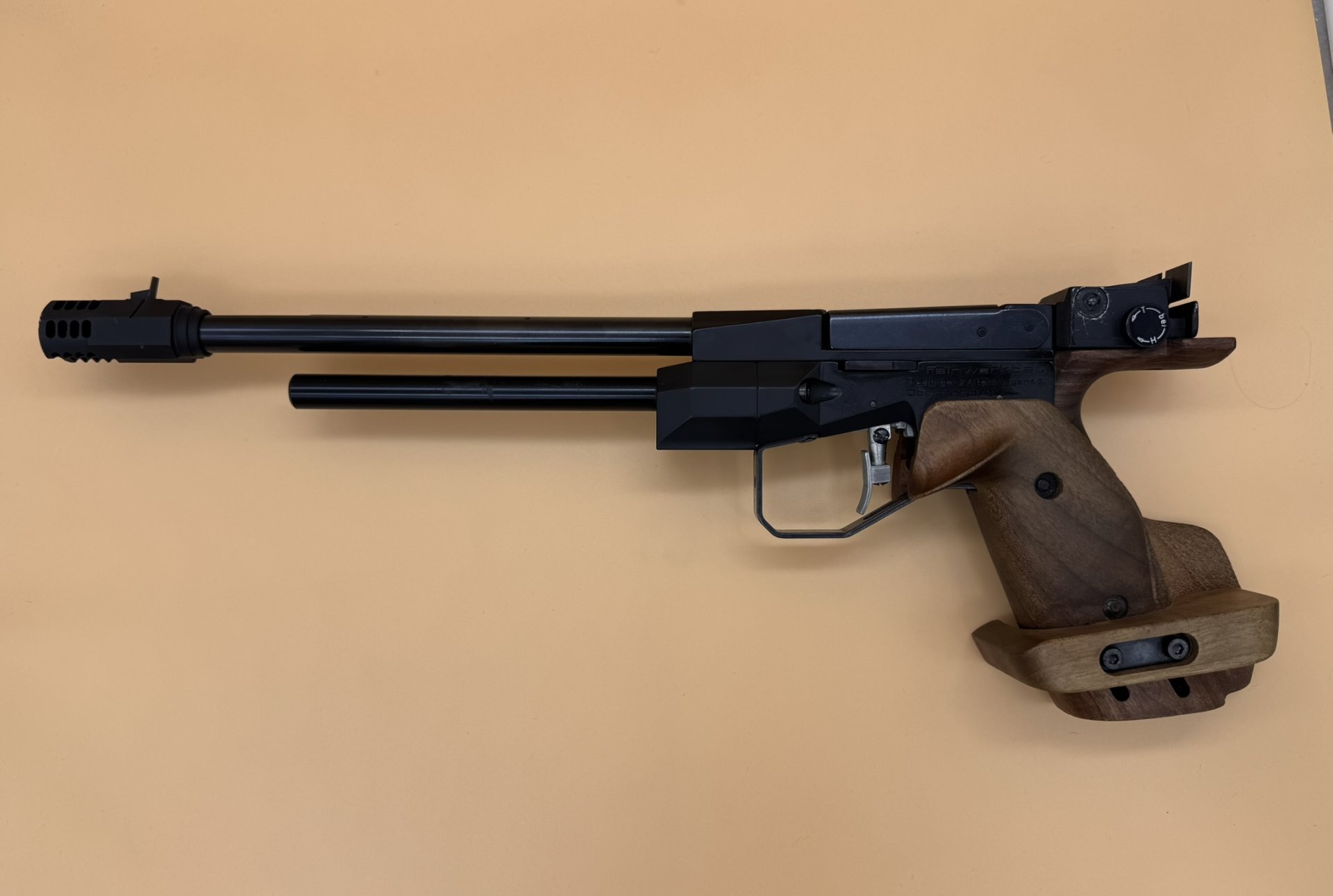 Feinwerkbau Luftpistole Modell C25 Links – Co2 – Bild 2