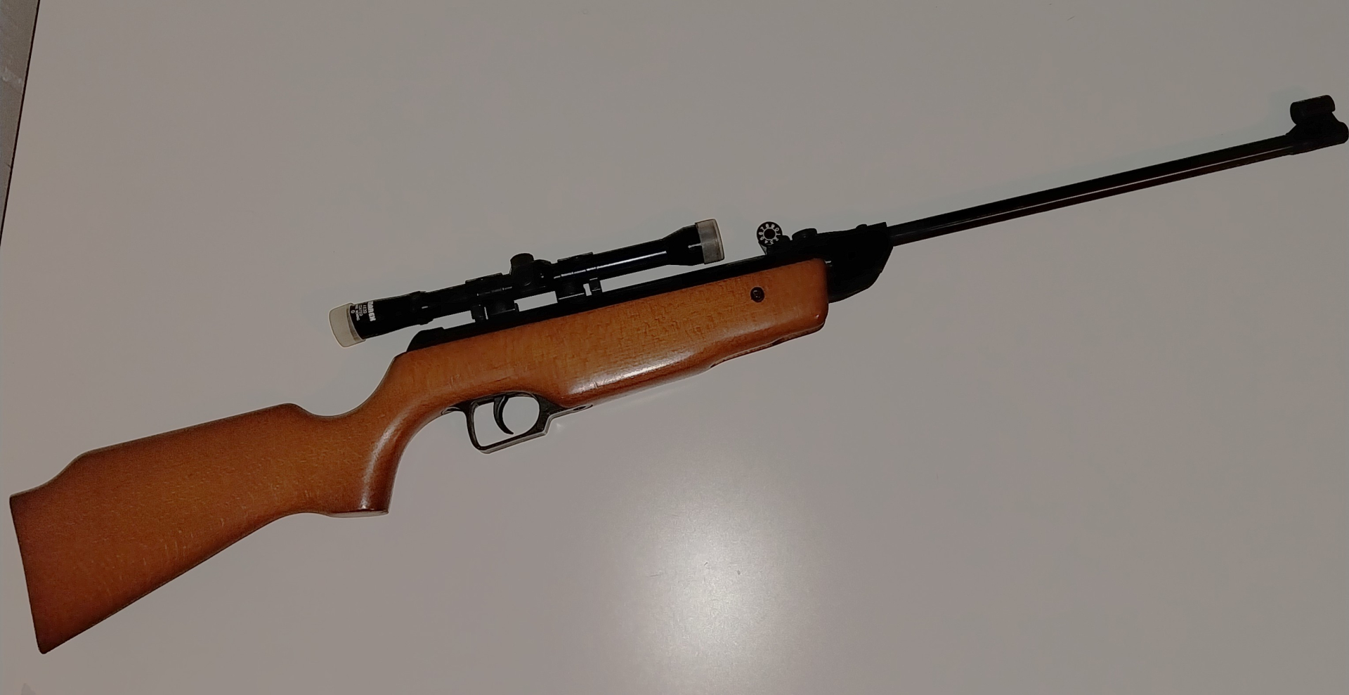 Luftgewehr Kal.4,5mm mit ZF – Bild 1