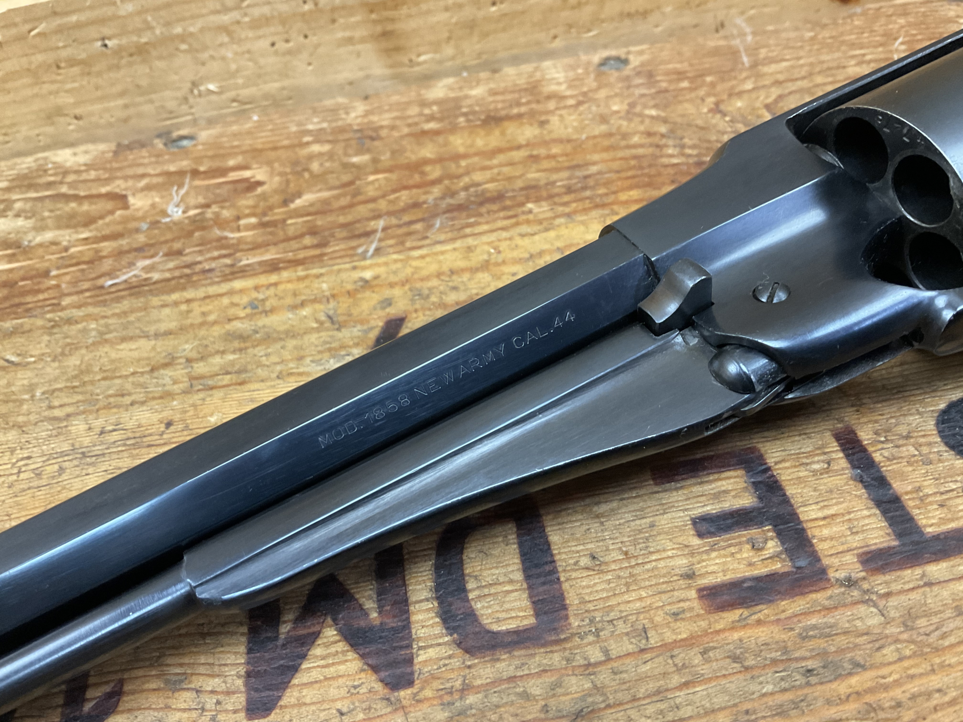 Vorderlader Revolver Black Powder only Uberti Mod.1858 New Army Cal.44, sehr guter Zustand!!! – Bild 2