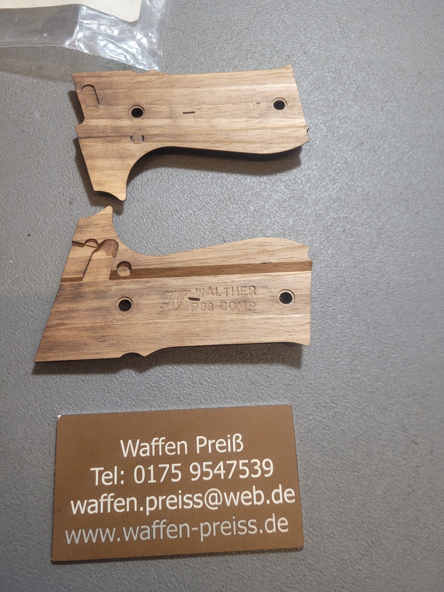 Walther P88 Compact Nill Holzgriffschalen Nussbaum original verpackt 9mmx19 – Bild 3