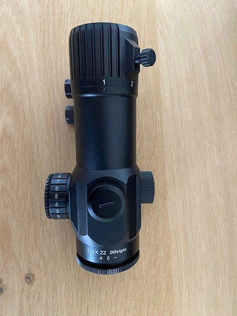 DDoptics DDsight MAG 1-4 x 22 RedDot-Visier, automatic Iposition control, jagdliches Absehen – Bild 2