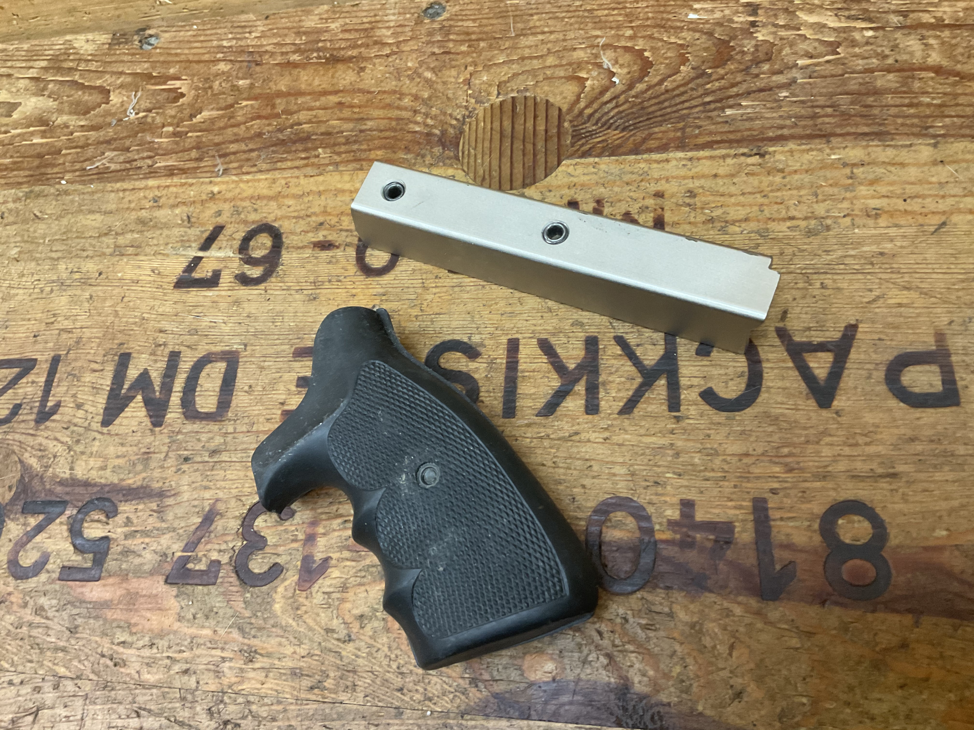 Laufgewicht für Revolver z.B. Smith&Wesson + Gummigriff – Bild 2