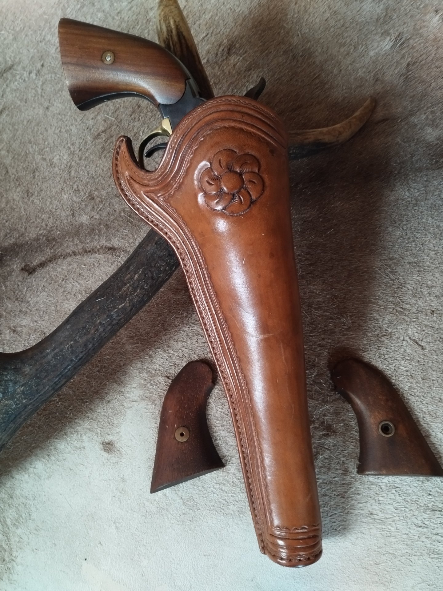 VL- Revolver Remington "New Army" Cal. .44 + 1 Satz Ersatzgriffschalen – Bild 2