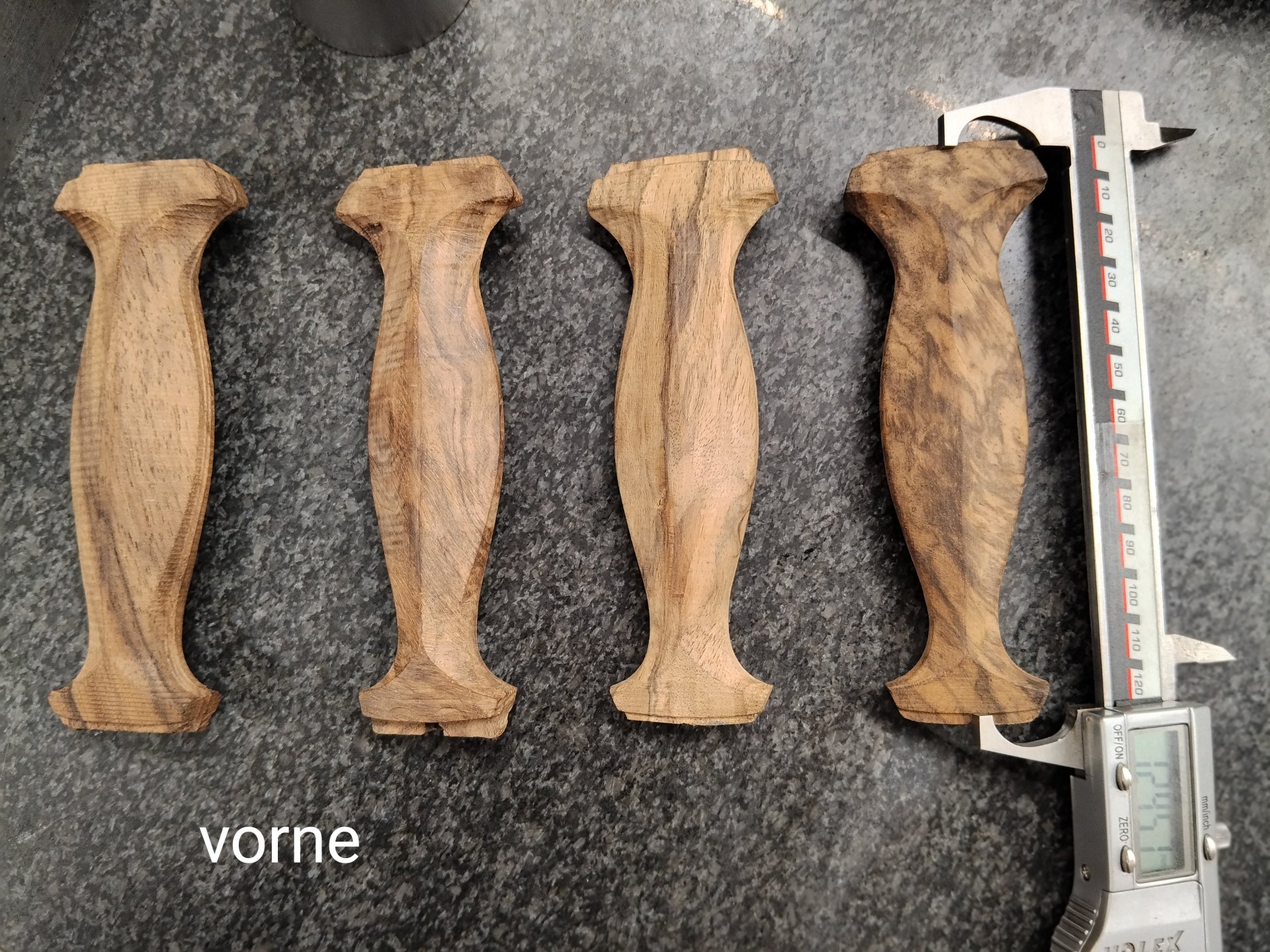 Sammlung 4x Dolchgriff-Rohlinge – längere Ausführung – Nussbaum – Bastler – Bild 1