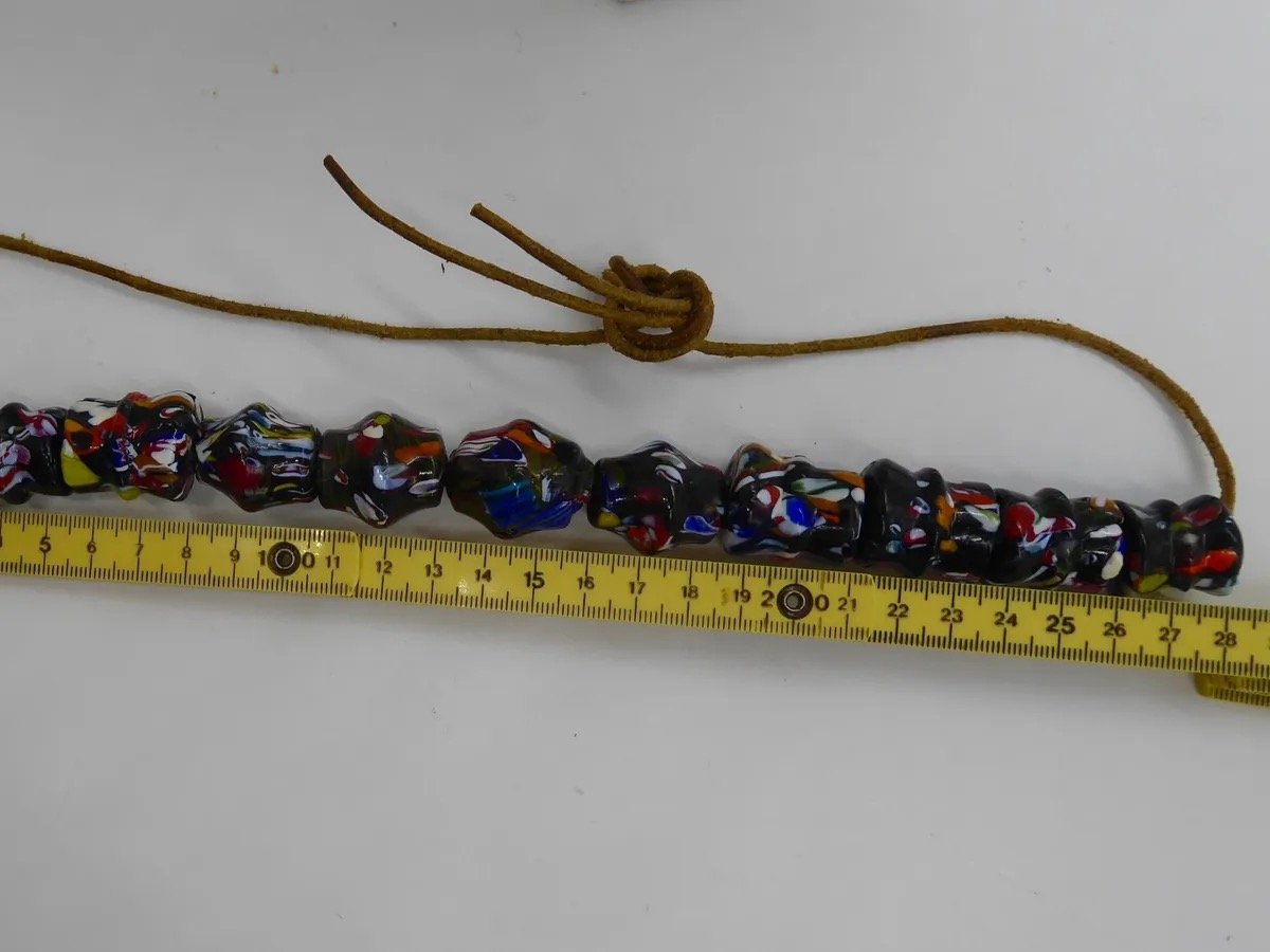 Murano Perlen auf Lederband ca. 105cm lang mit 11 Muranoperlen – Bild 2